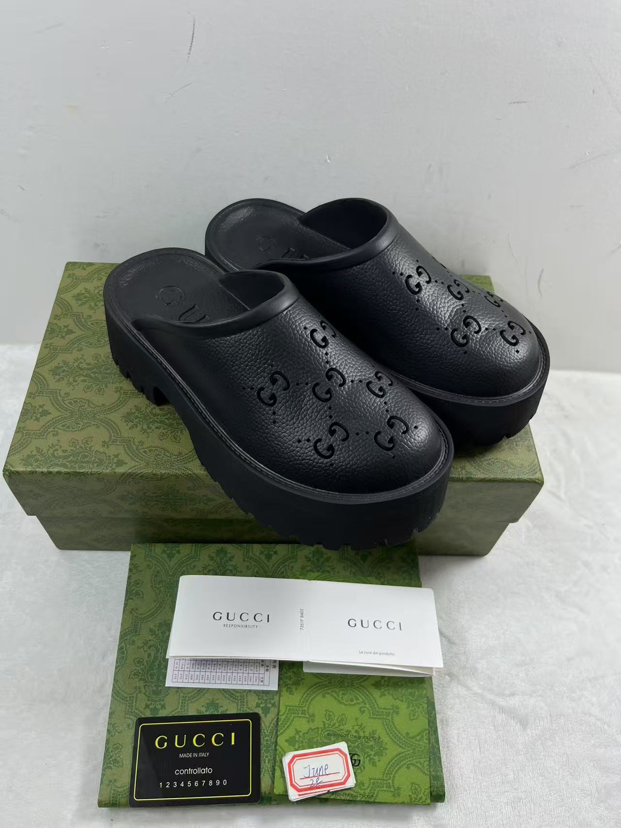 30 Jun ABQ Gucci Perforated rubber sandal
