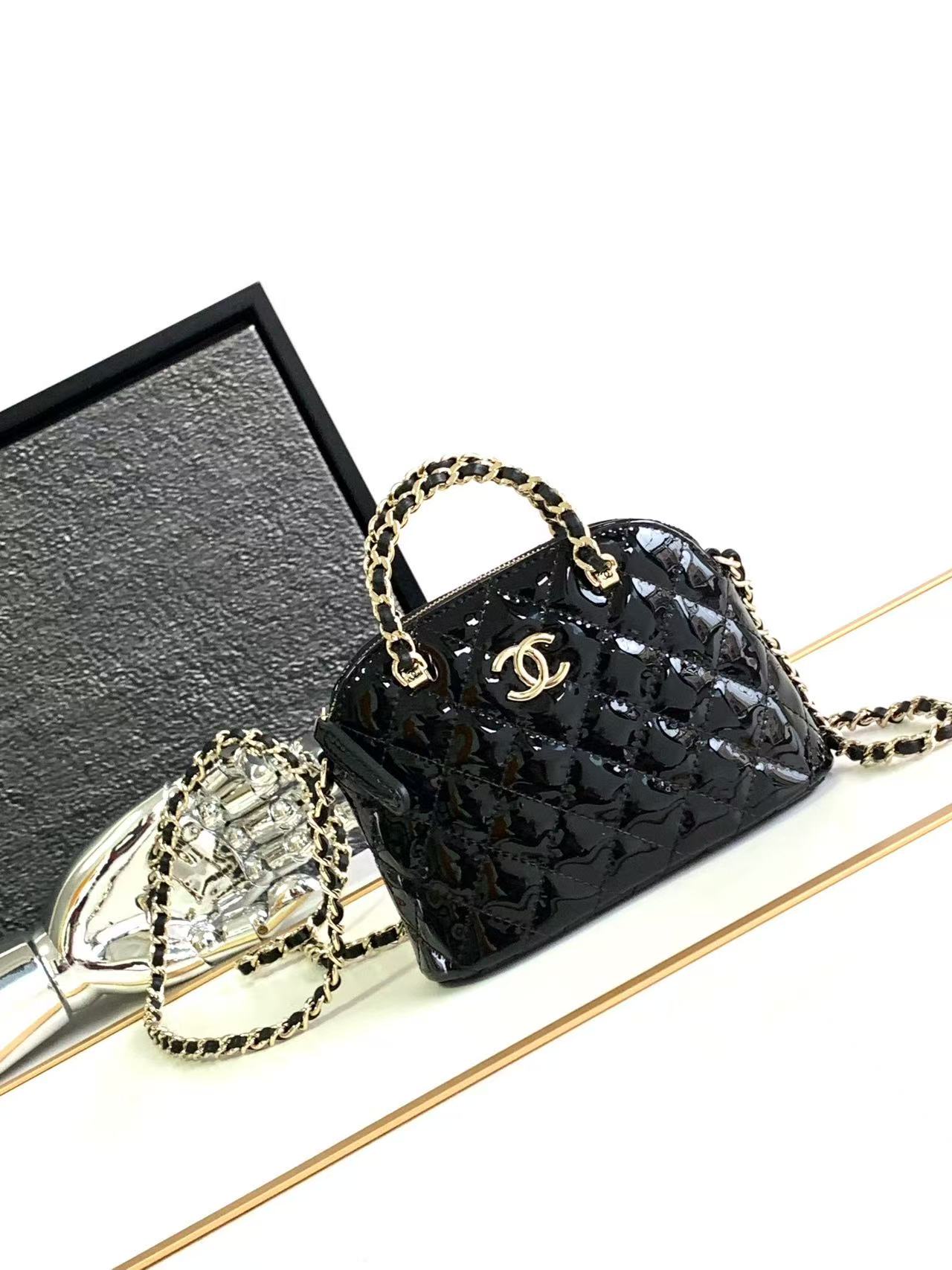Chanel shoulder bag