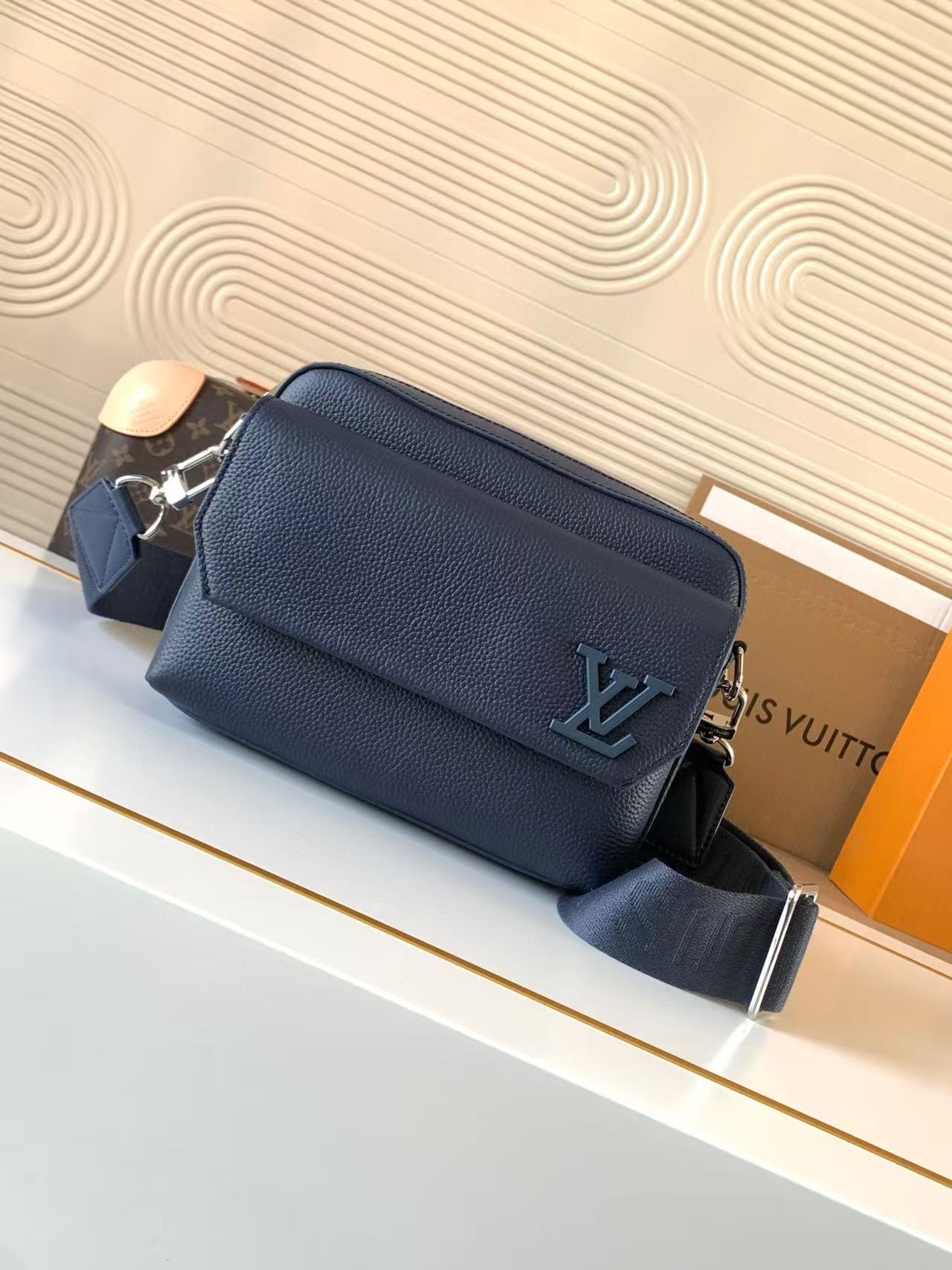 LV M22482 Fast Line Aerogram Messenger Bag blue