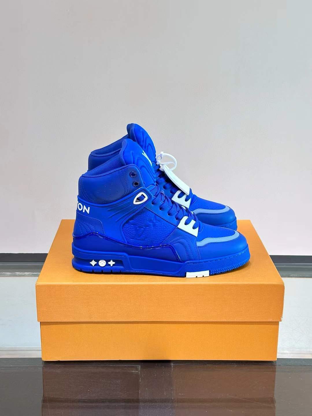 LV Trainer Maxi Sneaker