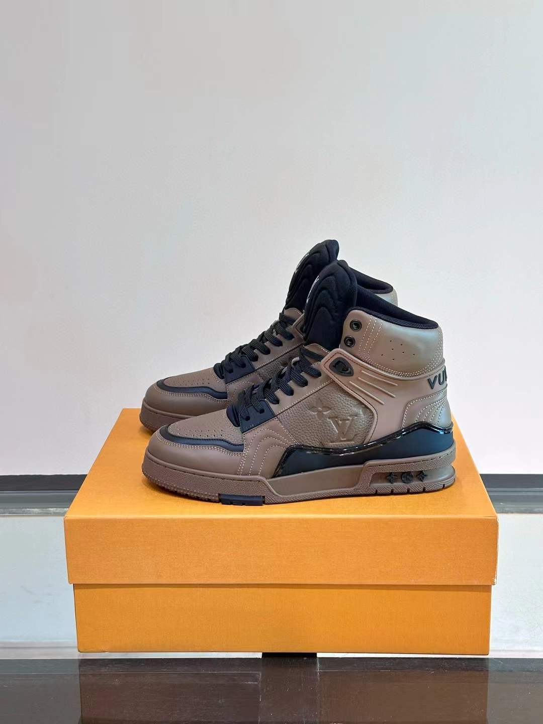 LV Trainer Maxi Sneaker