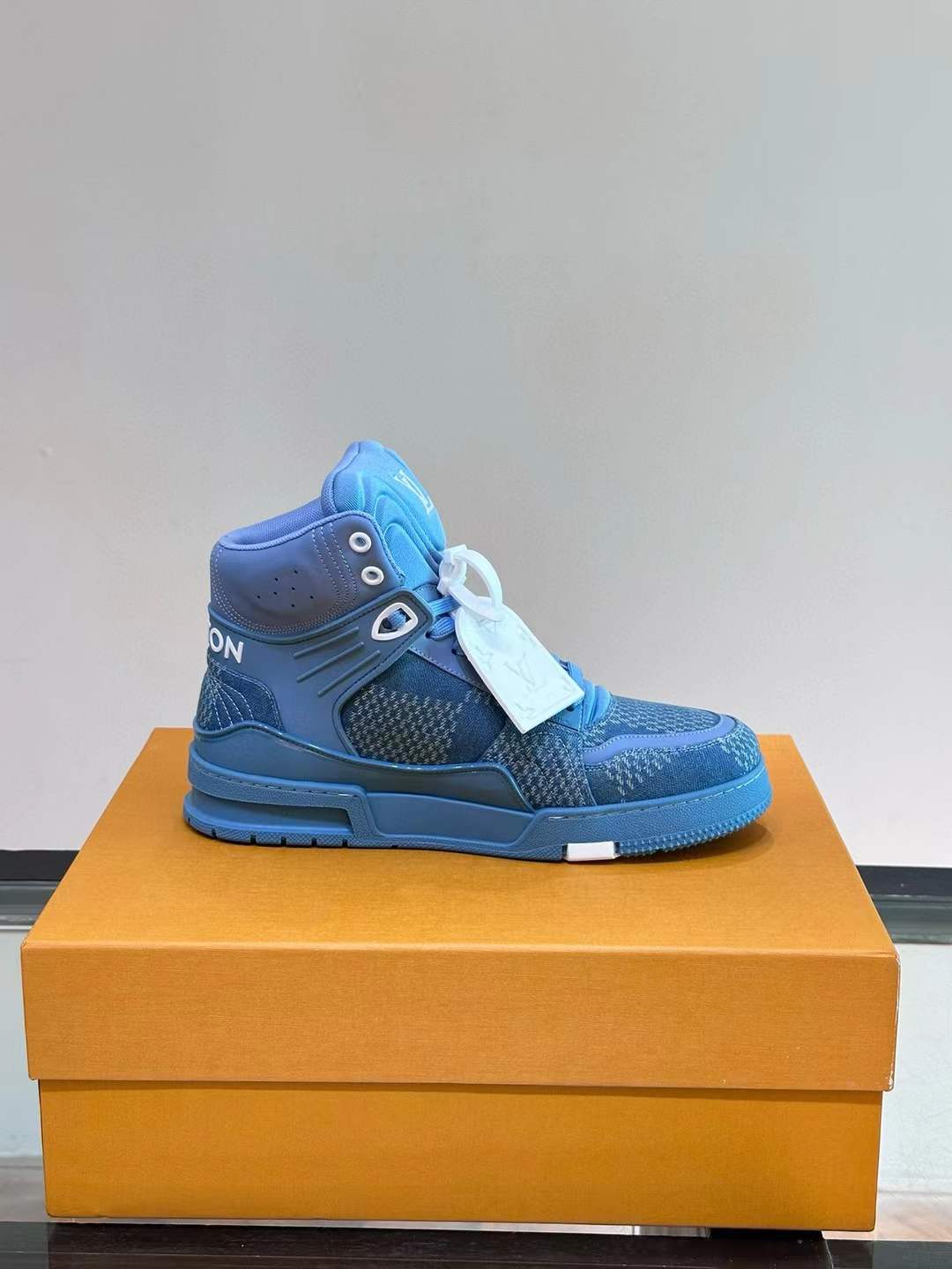 LV Trainer Maxi Sneaker