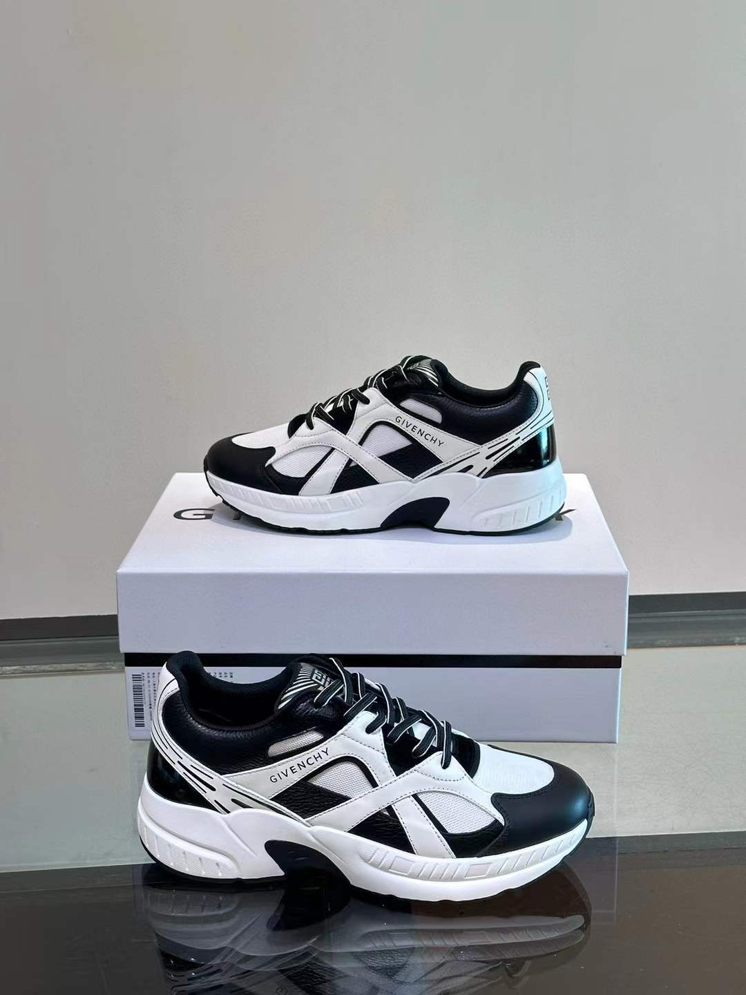 Givenchy Casual Sneaker Shoes for Women