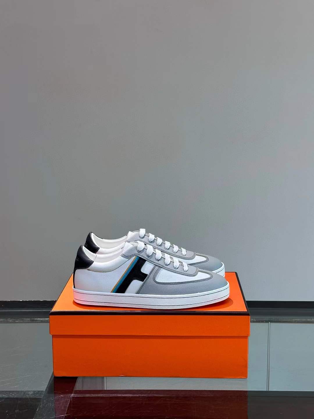 Hermes Grey - Boomerang - Men's