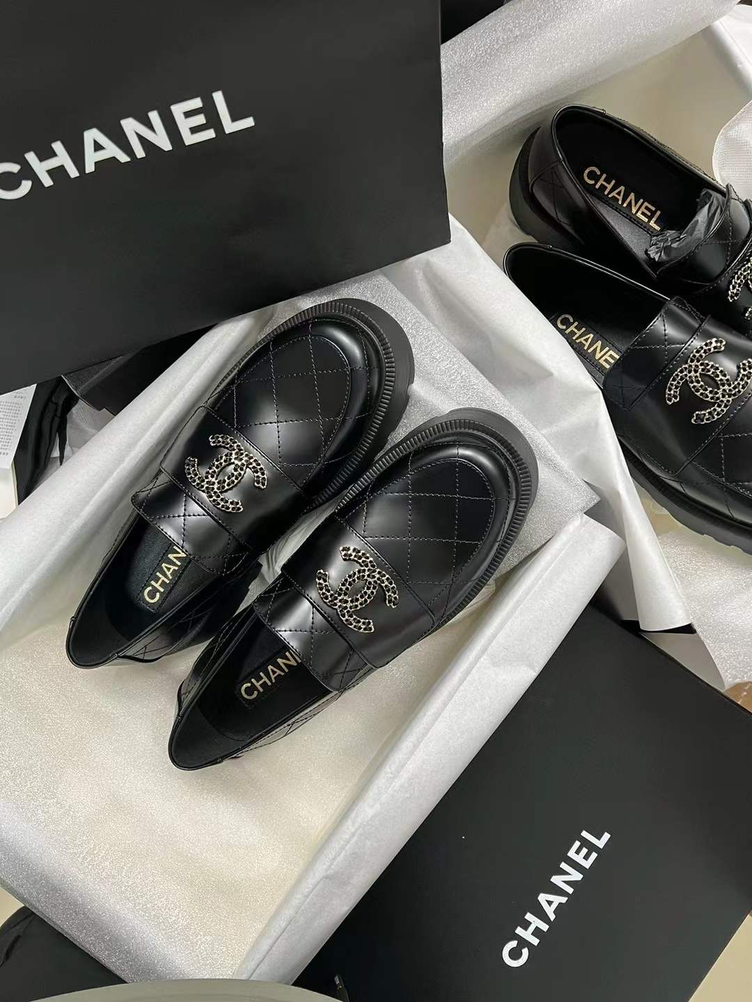 Chanel leather Loafer black