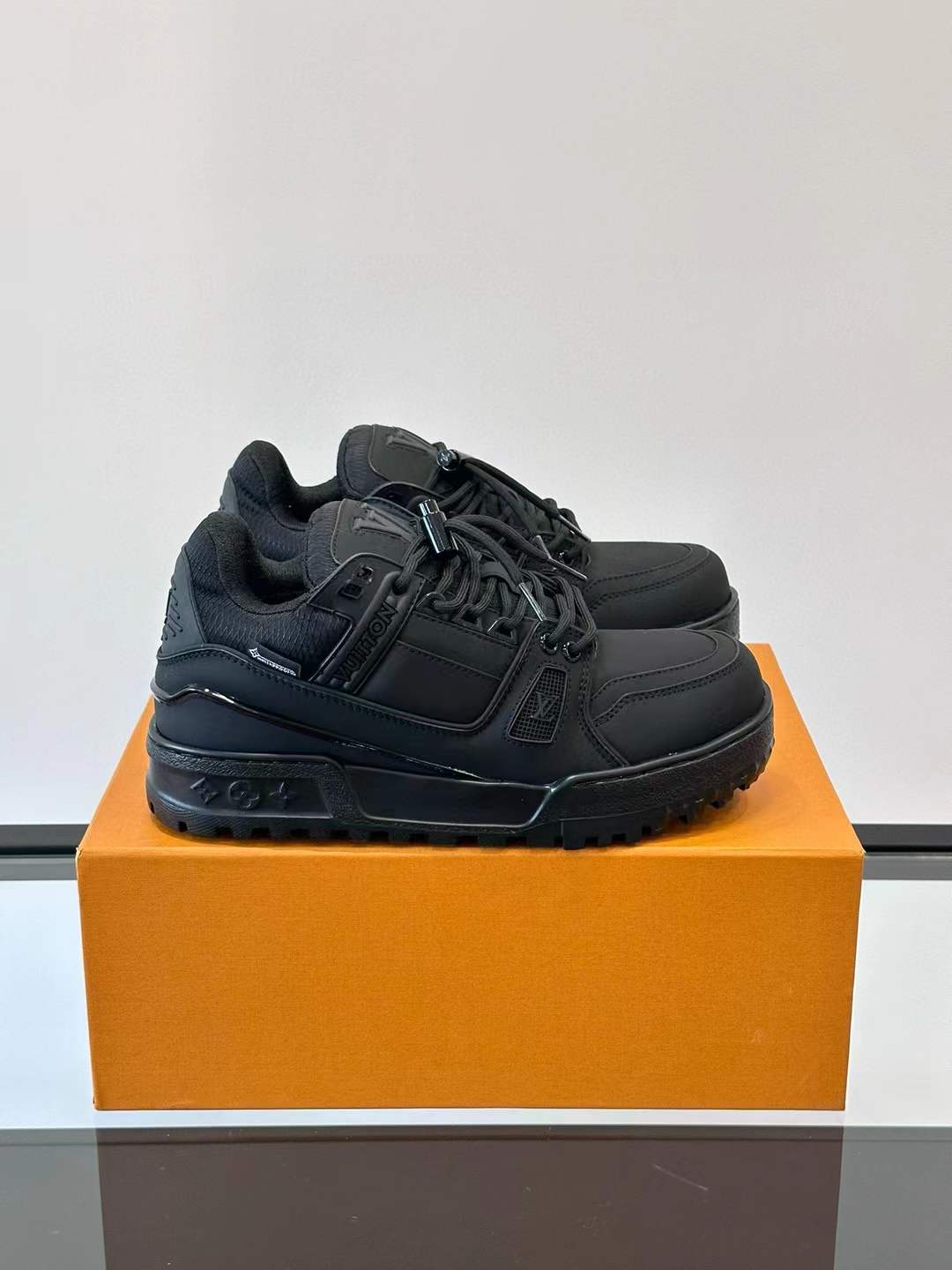 LV Trainer Snow Sneaker black