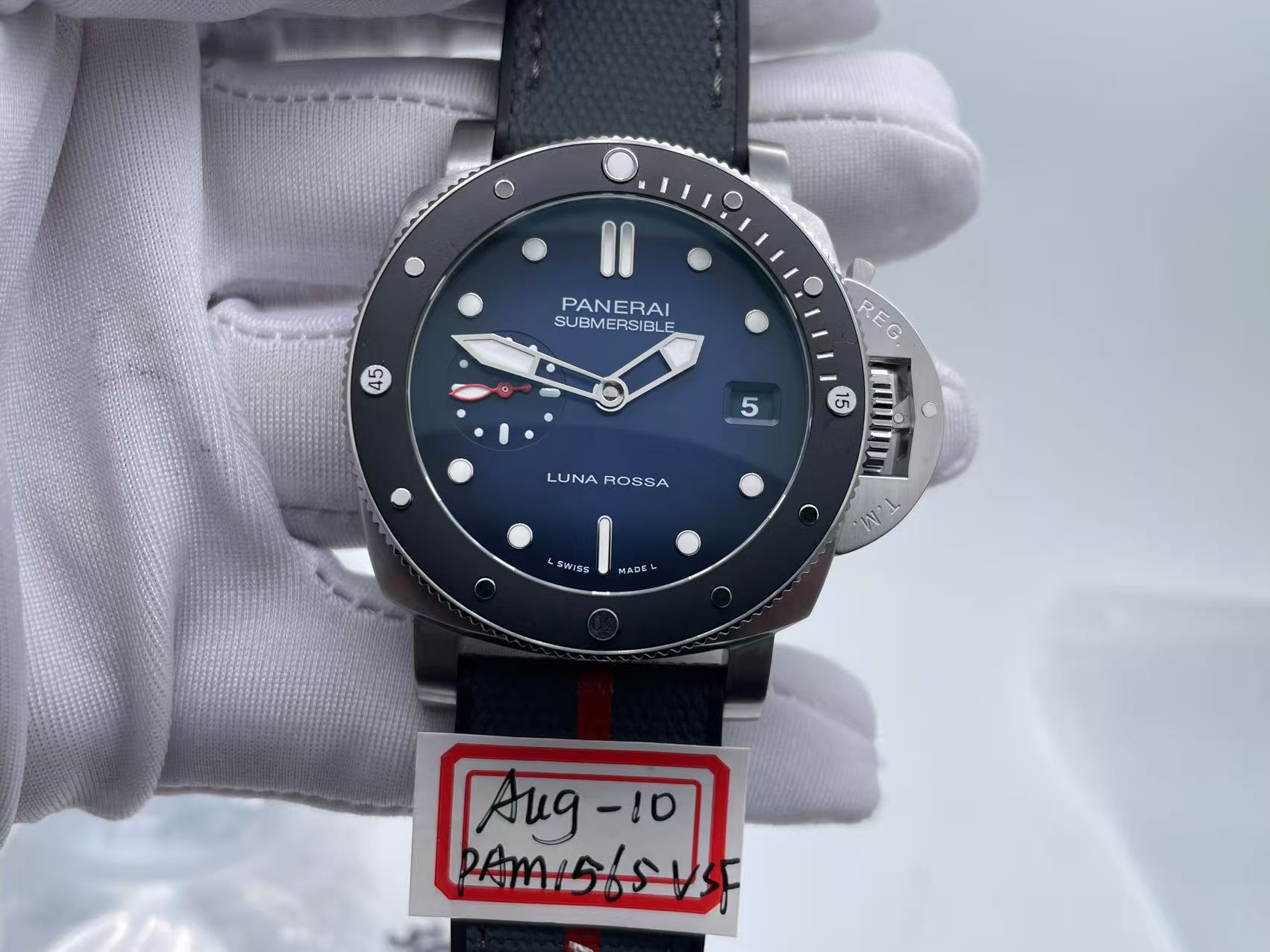 PN1565VRU - PAM 1565 Submersible Luna Rossa SS/RU Blue VSF P900 $408
