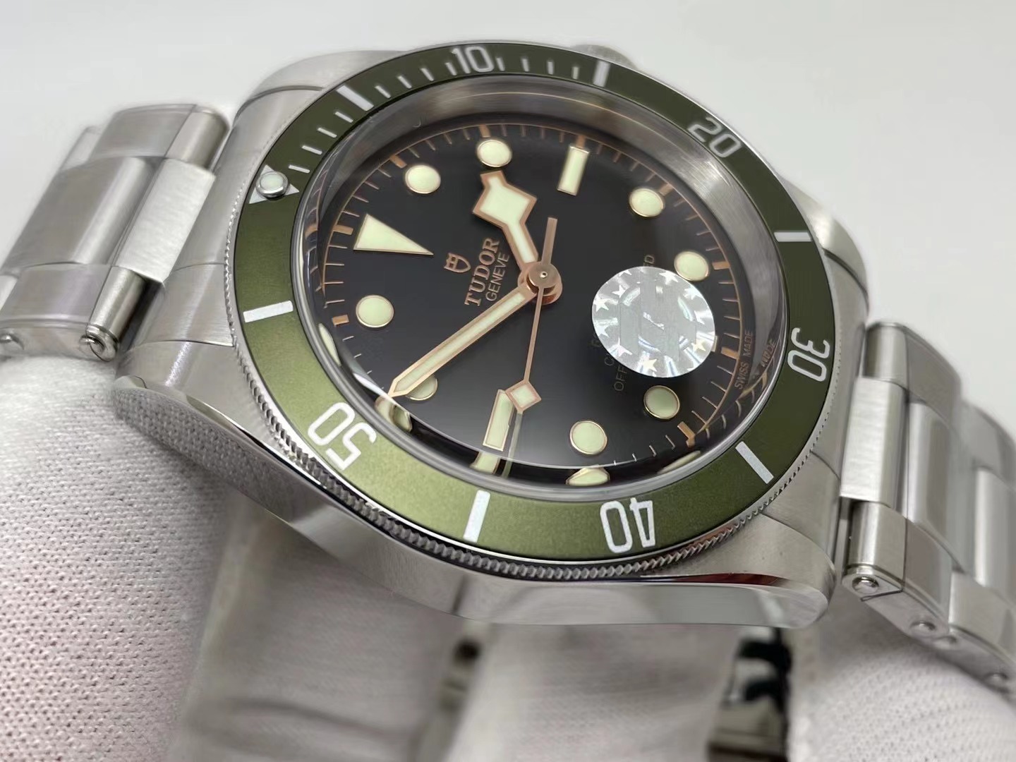 TUD058 - Heritage Black Bay Shield Green SS/SS Black ZF A2824 $318