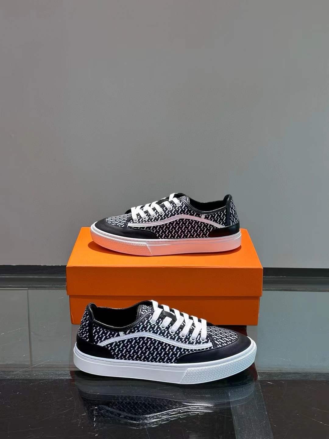 Hermes Women's Saga One Platform Sneaker black
