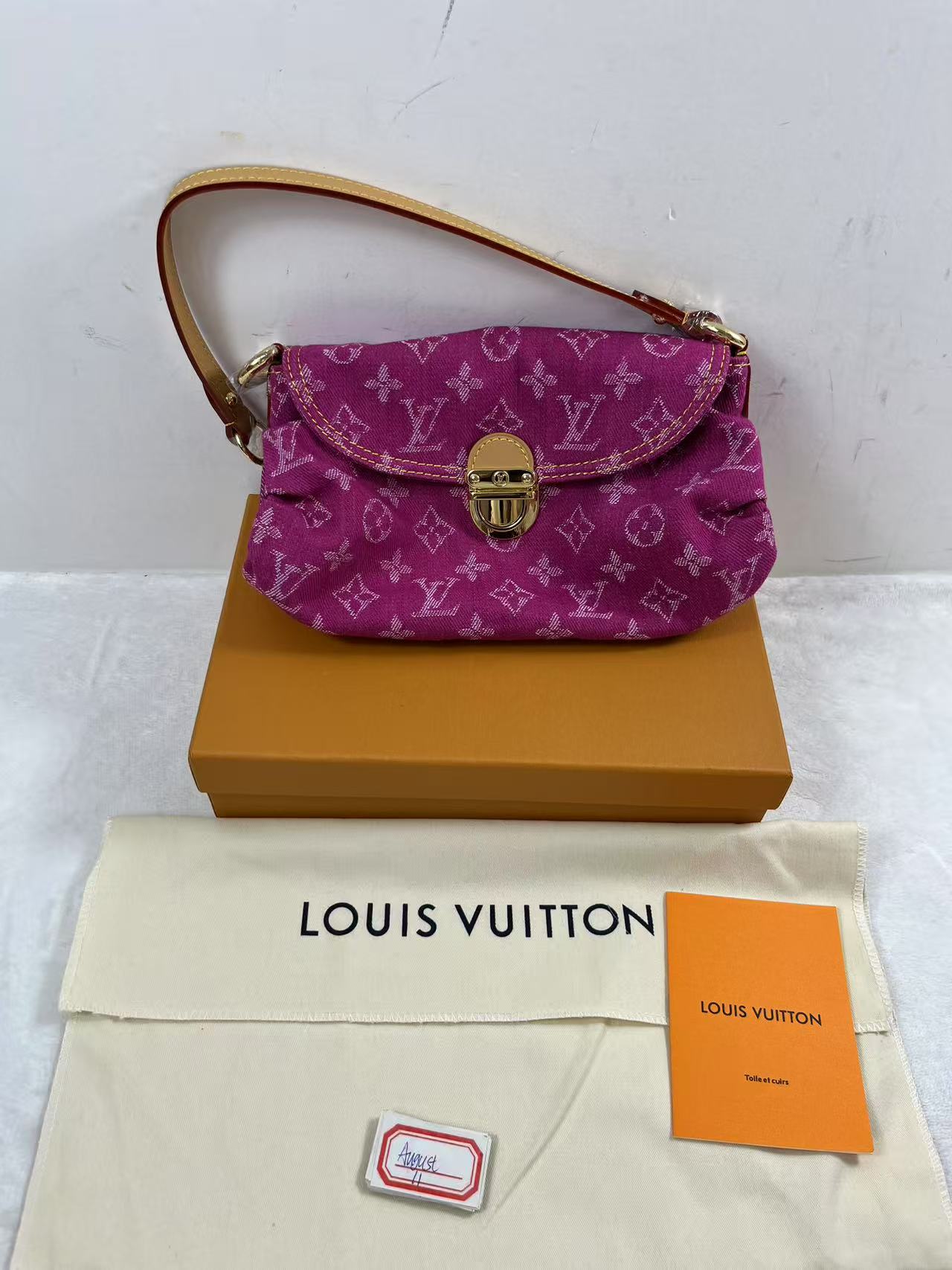 LV Mini Pleatly Handbag Pink 26cm