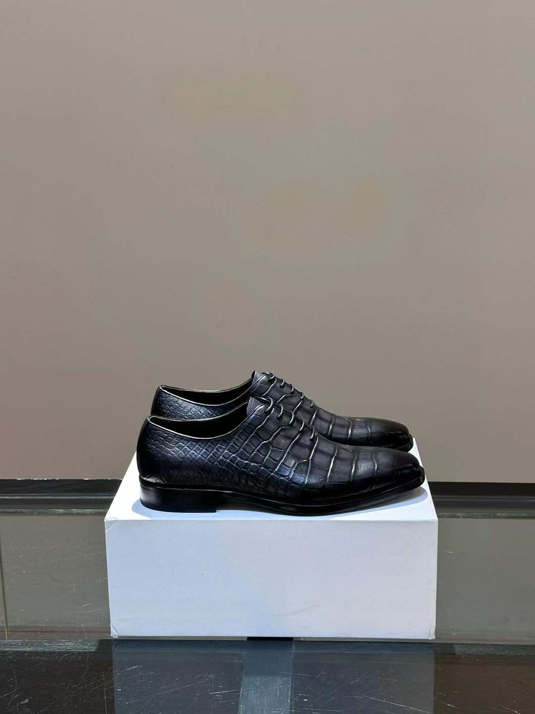 Berluti Alessandro Demesure Alligator Leather Oxford Black shoes