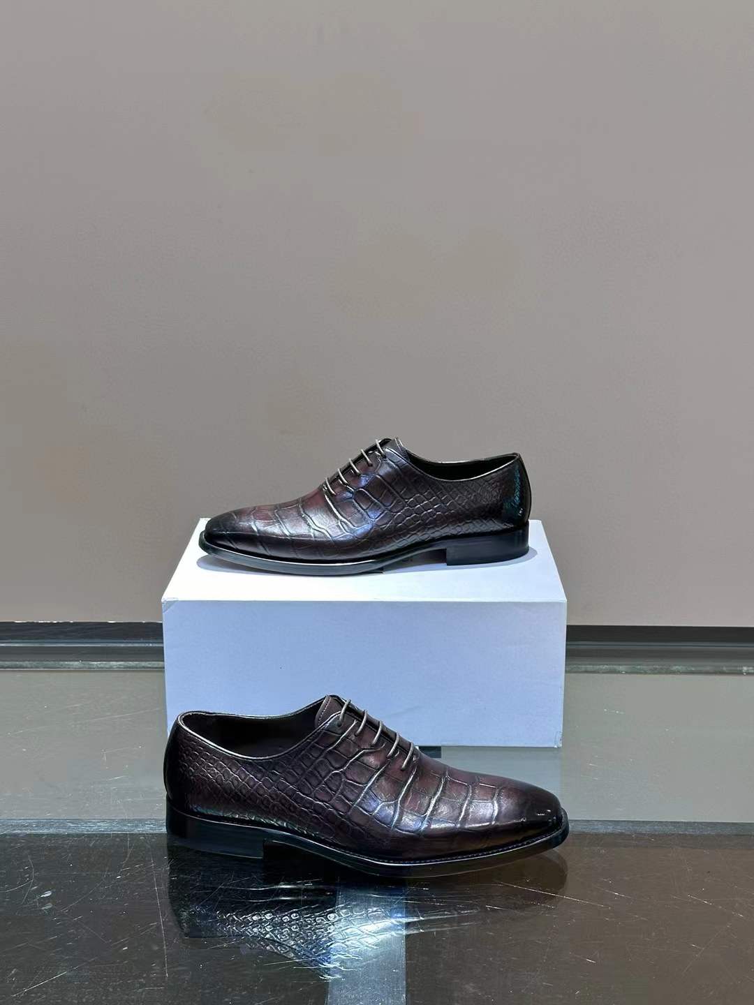 Berluti Scarosso Crocodile-Effect lace-Up Shoes black