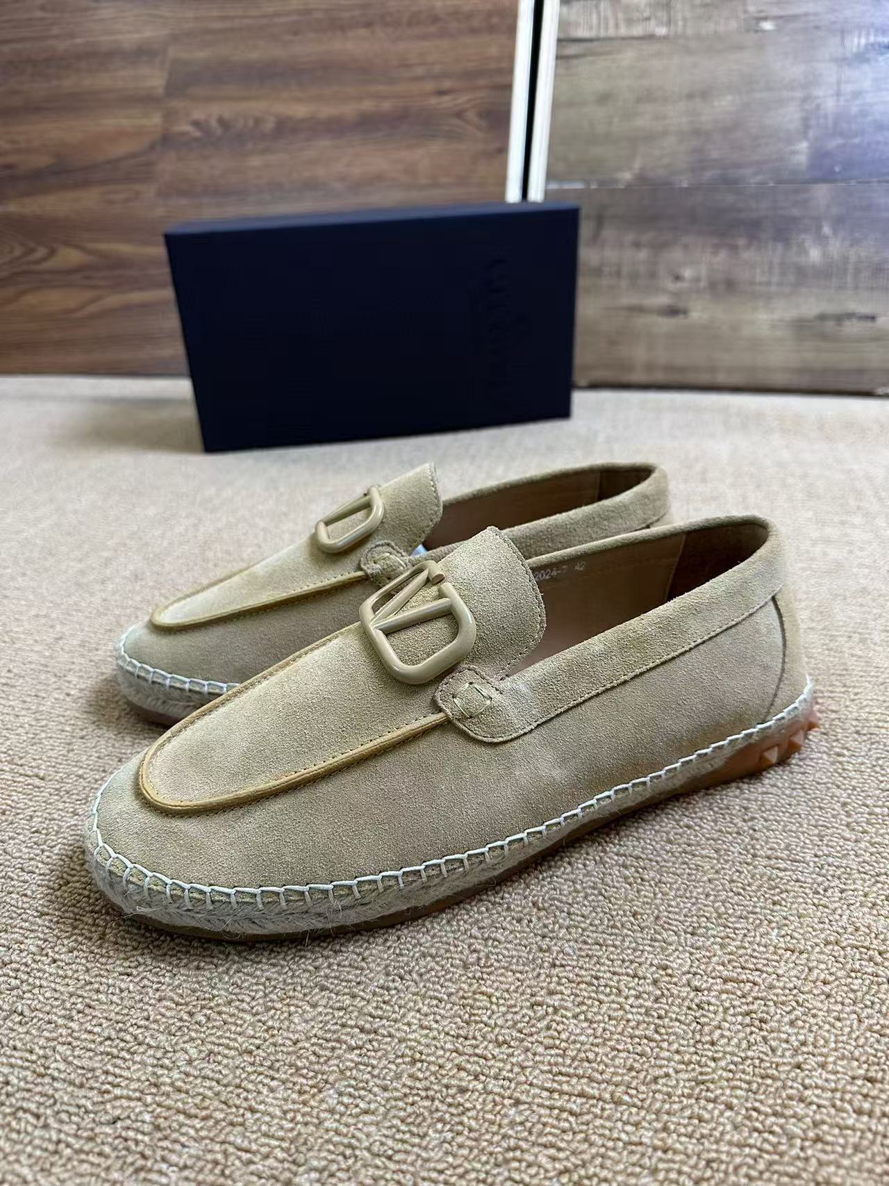 Valentino Garavani Men's Leisure Flows Espadrilles in Split Leather
