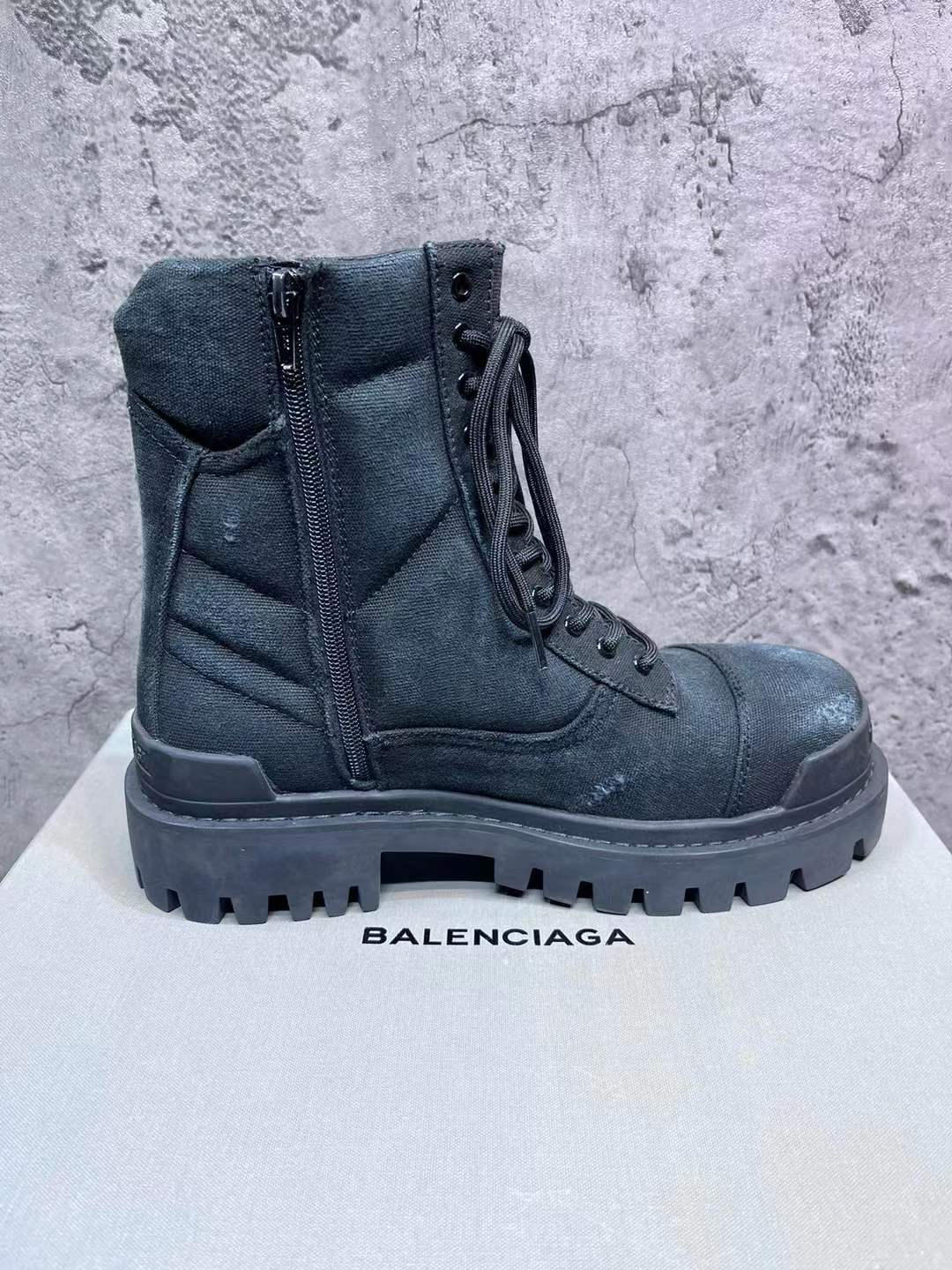 Balenciaga combat strike Boots black