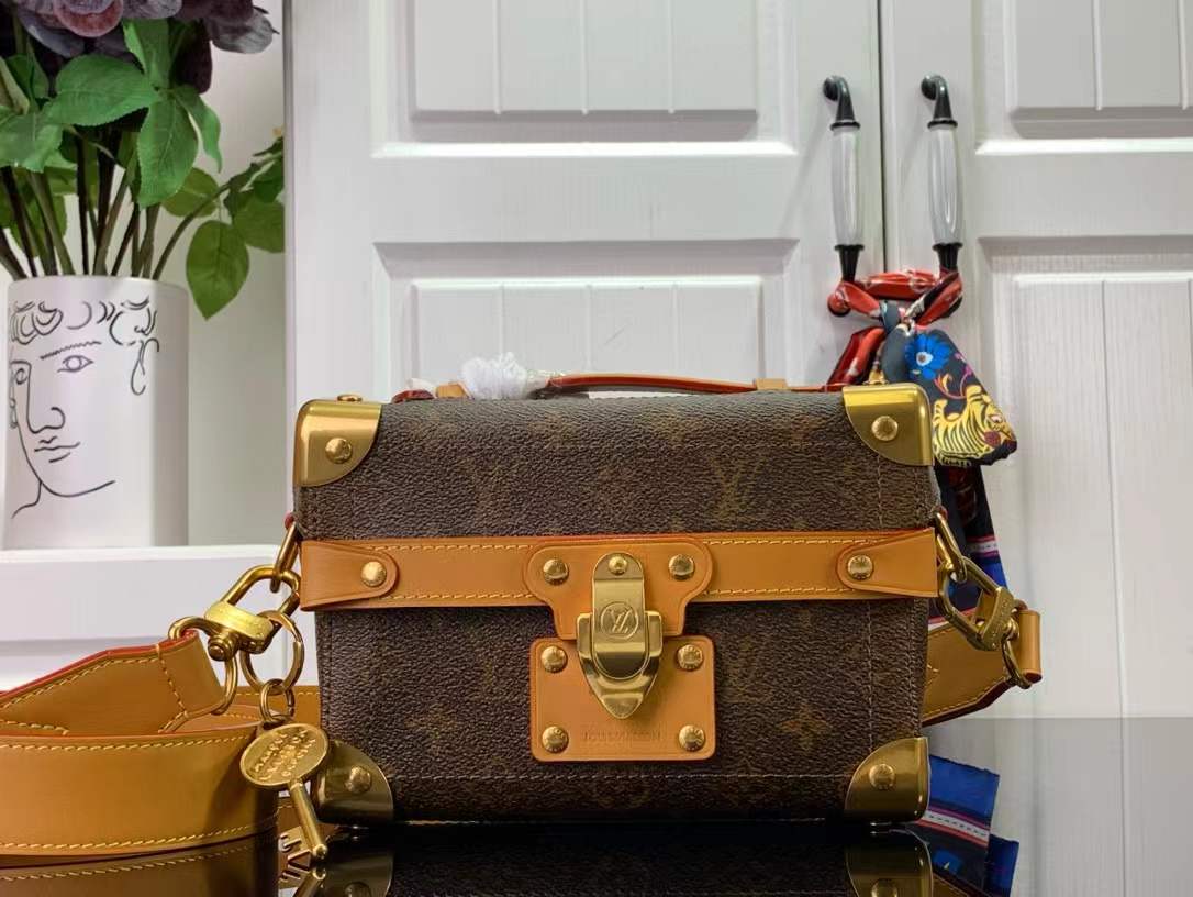 LV Monogram Pochette Men Bags