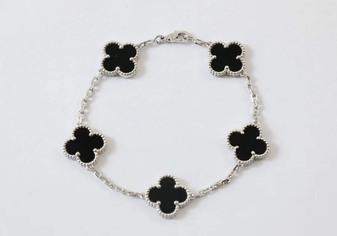 Van Cleef and Arpels Vintage Alhambra Black Onyx Diamond Motif White Gold Bracelet