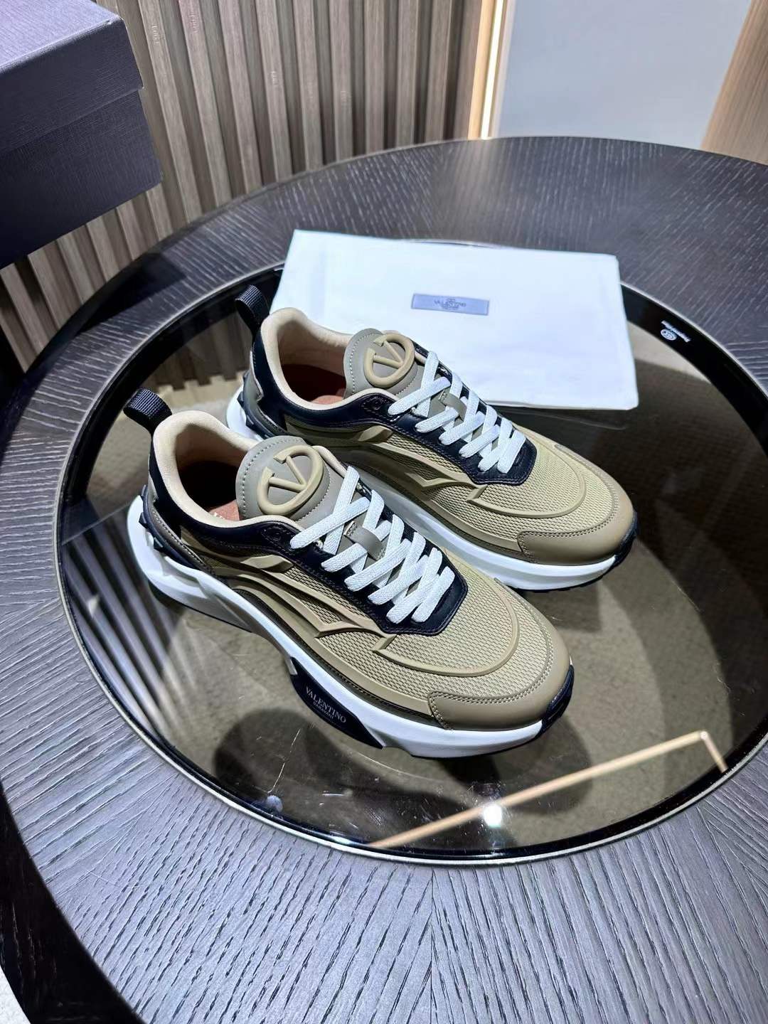 Valentino Garavani Leather True Actress Sneaker