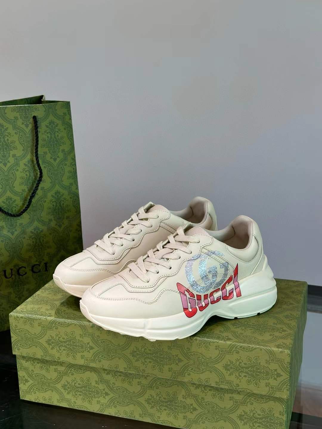 Gucci logo-print Sneaker white
