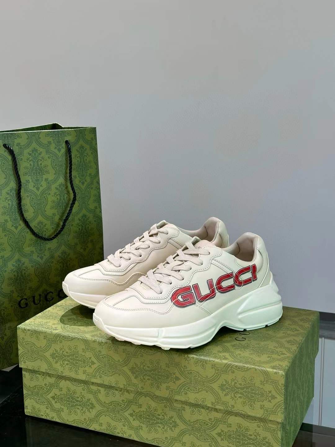 Gucci logo-print Sneaker