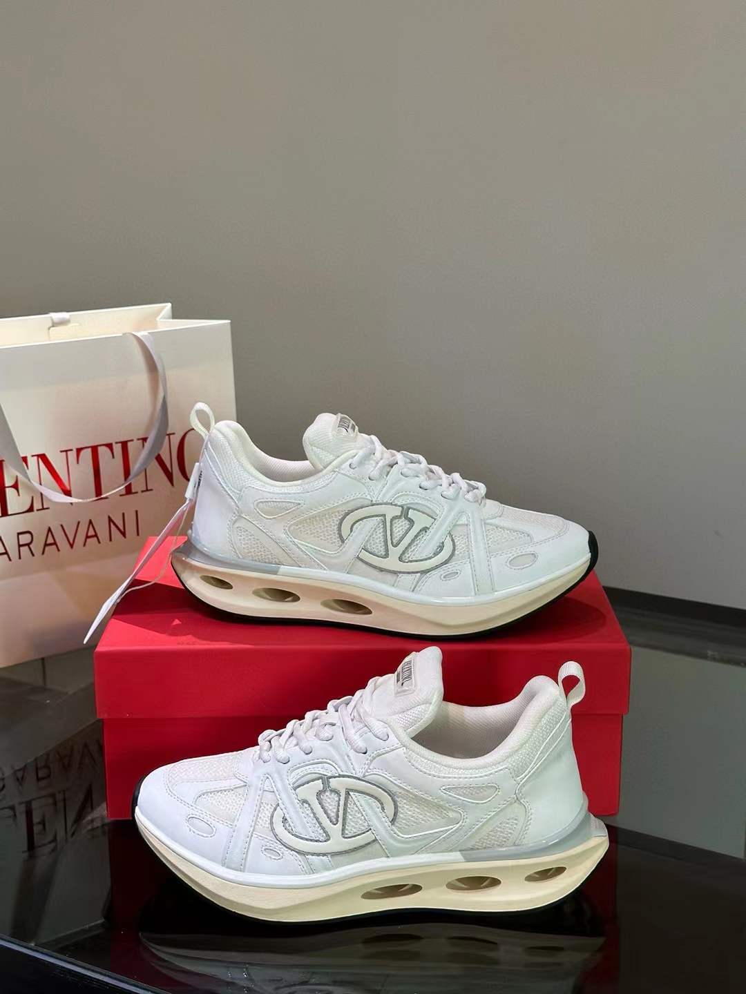 Valentino Garavani - White Heel Detailed Mens Leather Sneaker