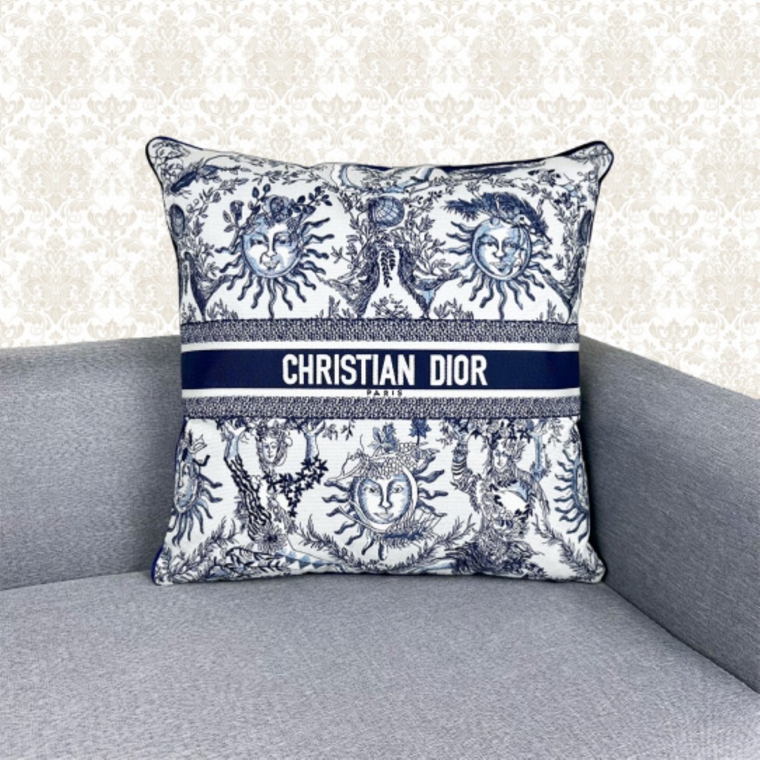 Hermes cushions all colors Dimensions · 27.6" x 27.6" ;