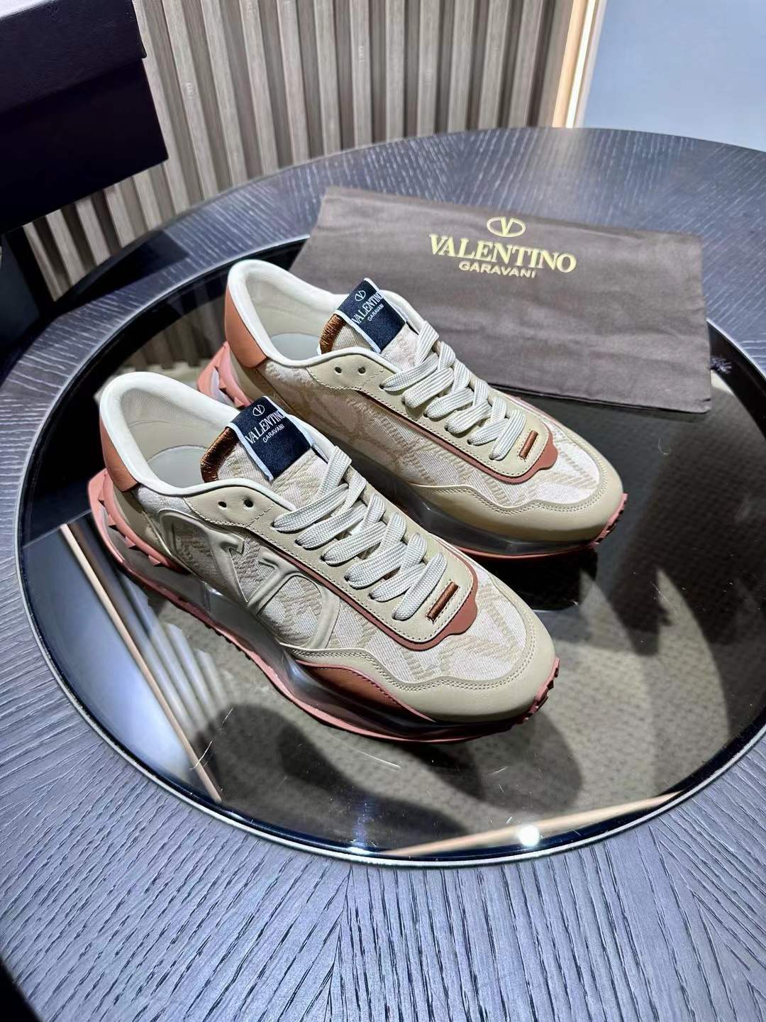 VALENTINO GARAVANI TUBE SNEAKER