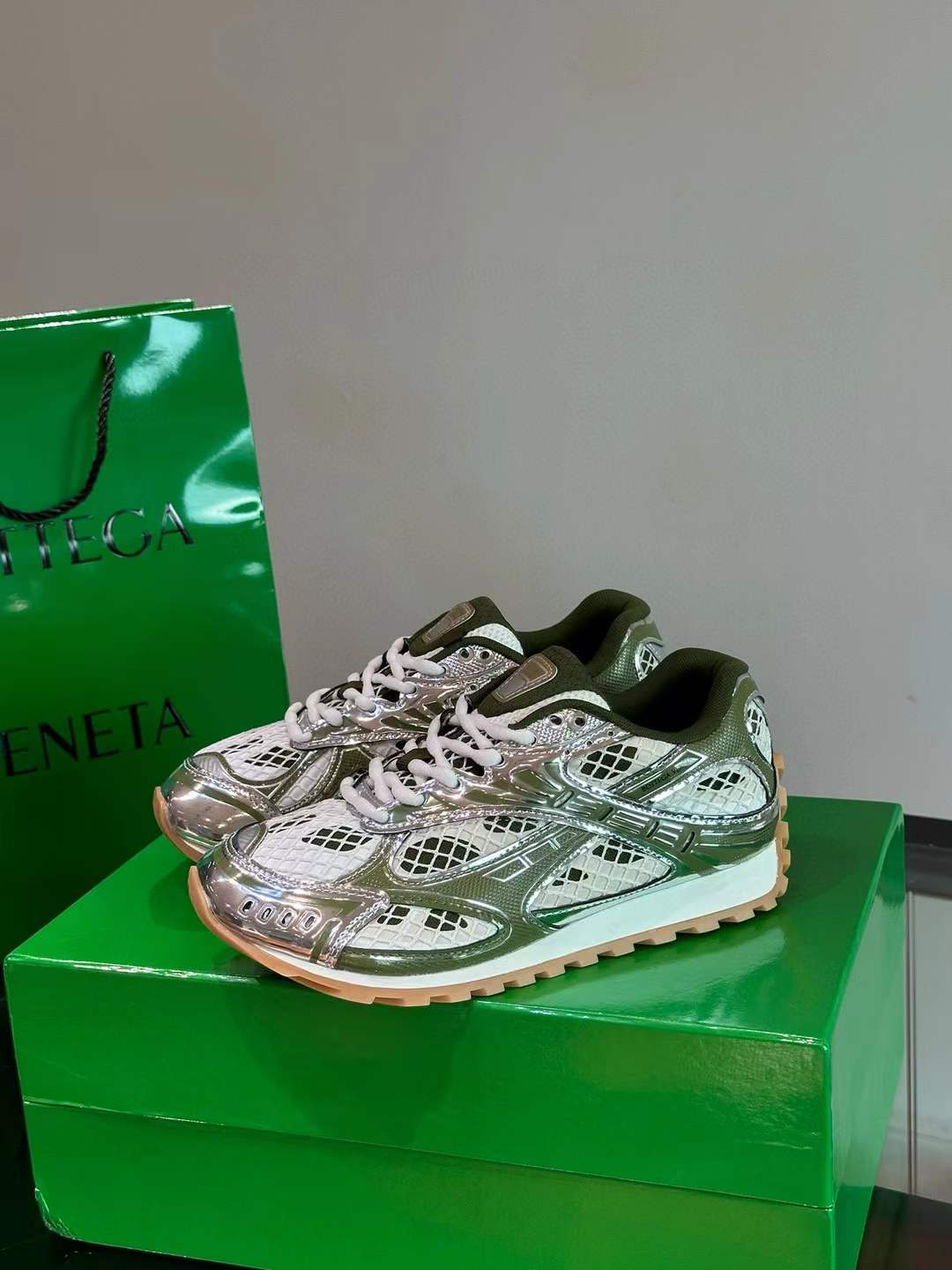 Bottega Veneta Orbit Low Top Sneaker