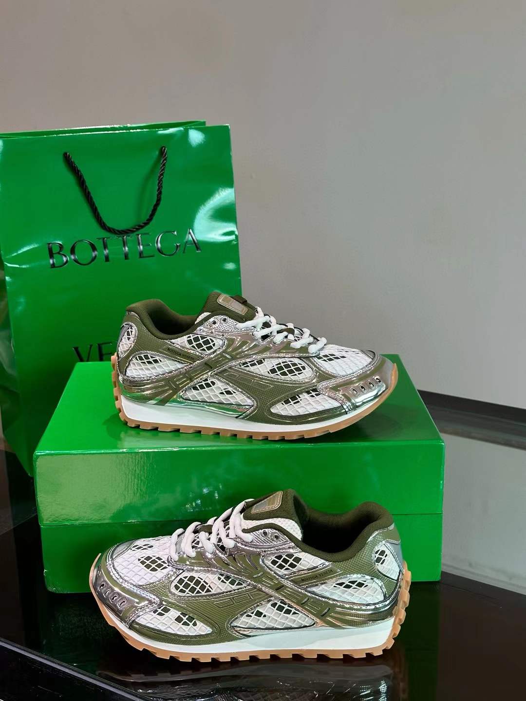 Bottega Veneta Orbit Low Top Sneaker