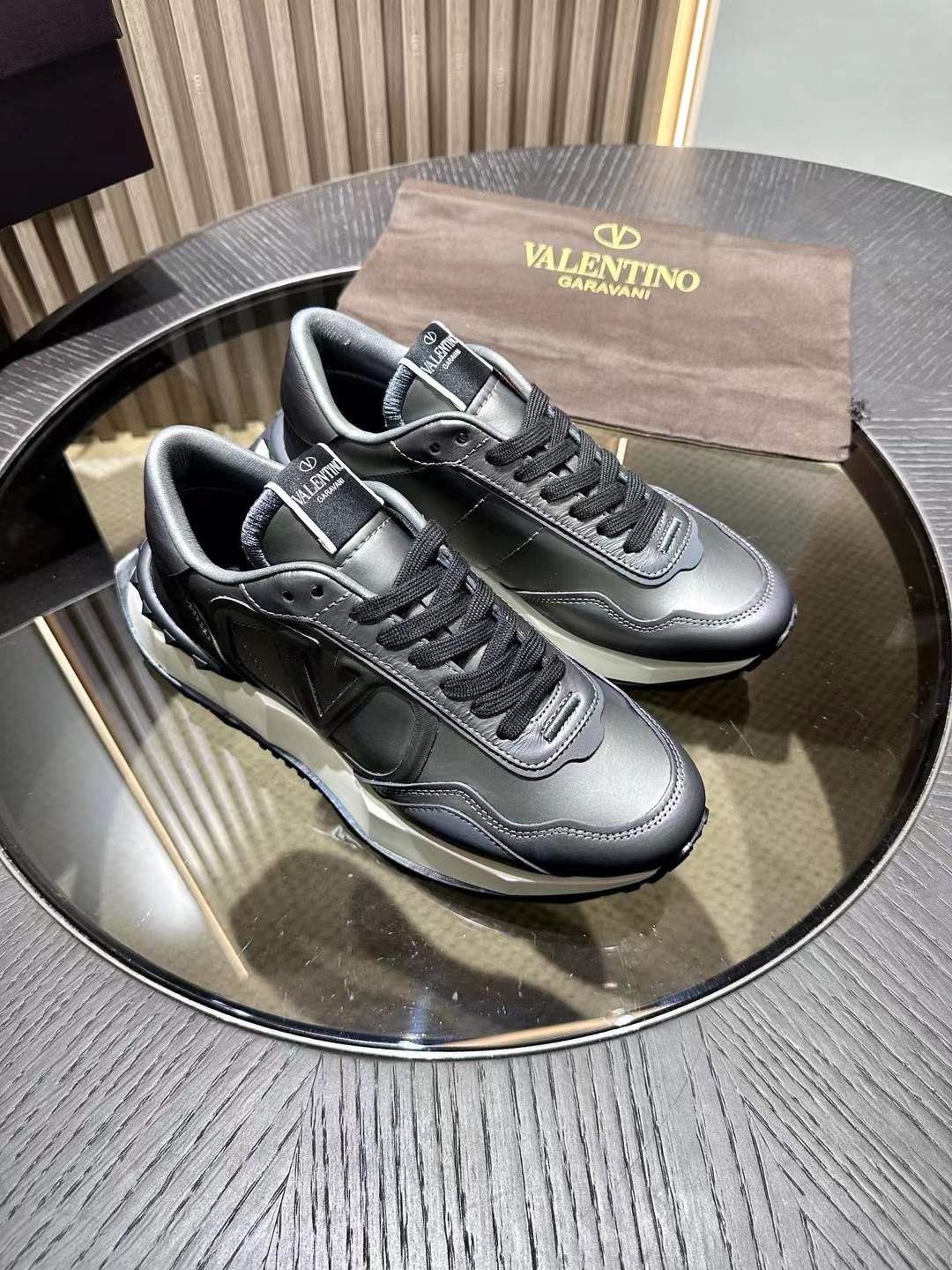 Valentino V-Logo Mens sneakers
