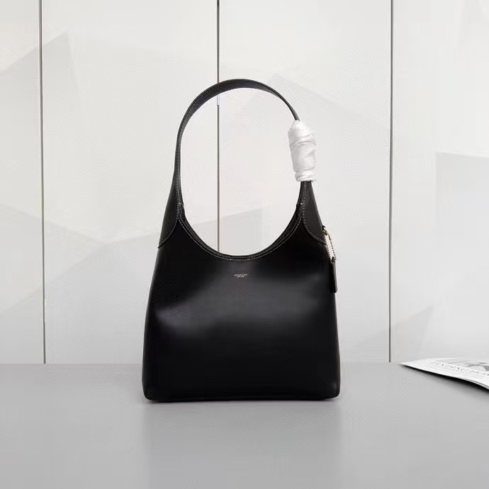 Coach Black Brooklyn 28 Shoulder Bag in Leather For Women