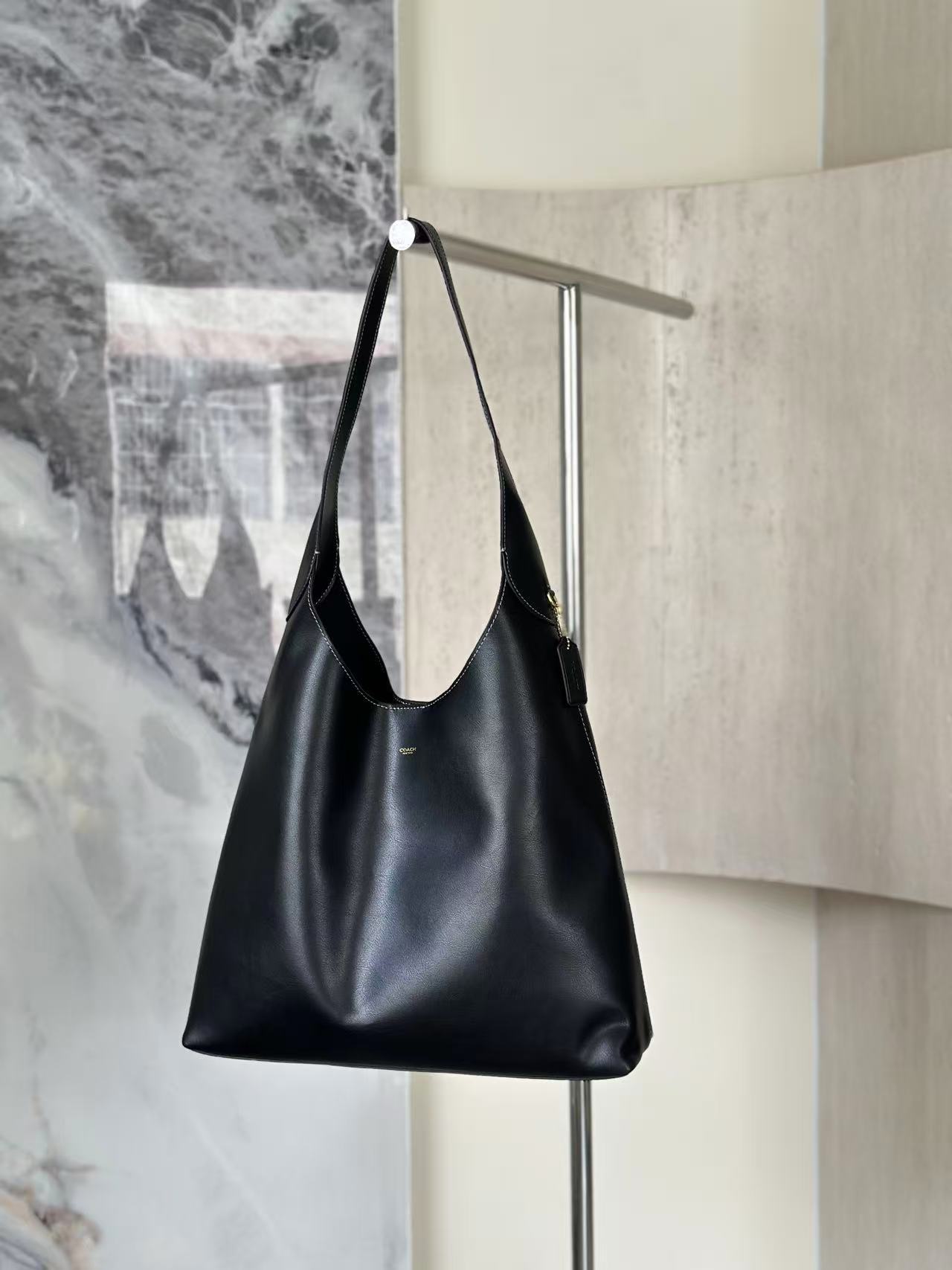 Coach Black Brooklyn 28 shoulder Bag in Leather For women