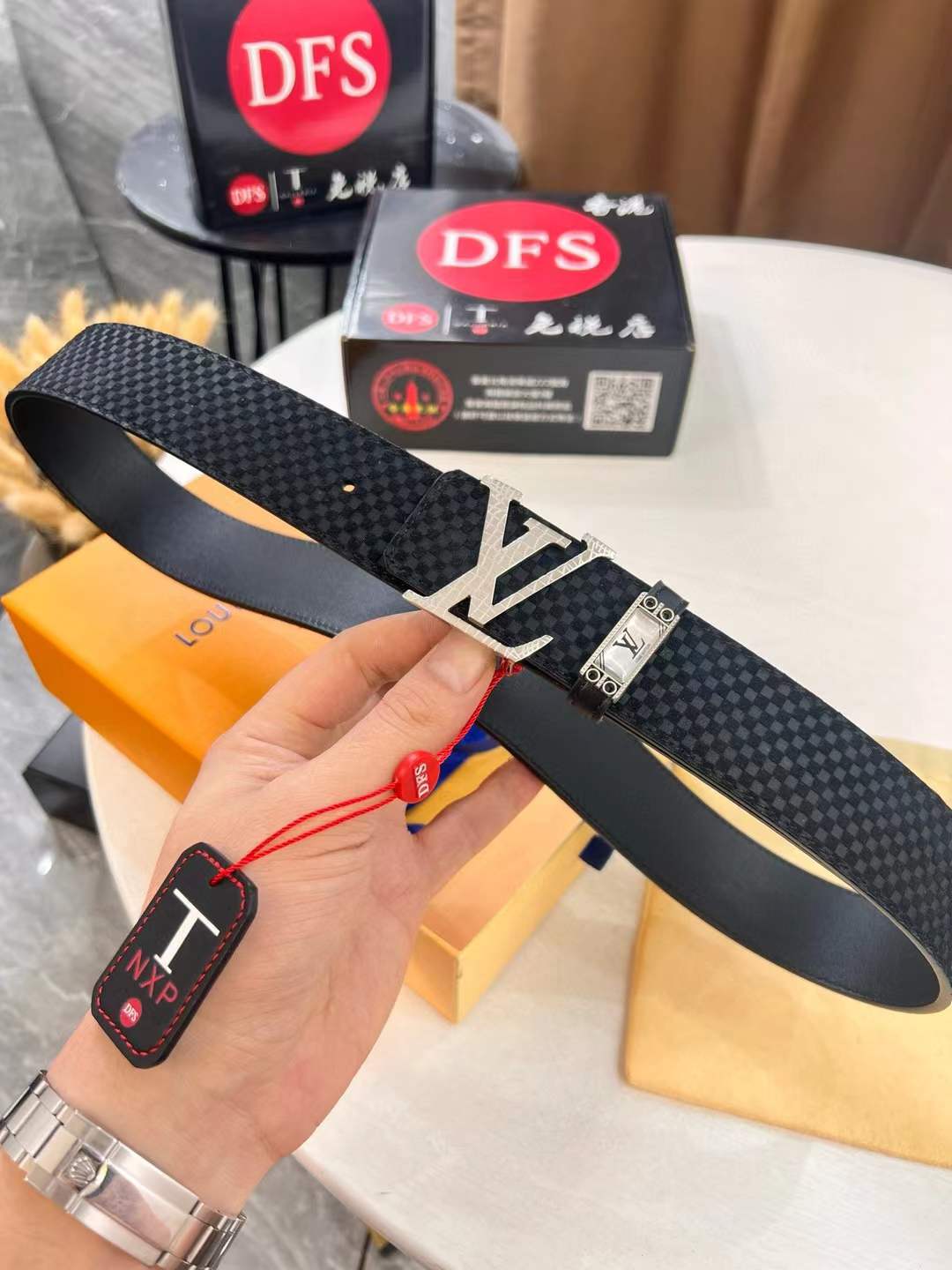 LV SUEDE BELT