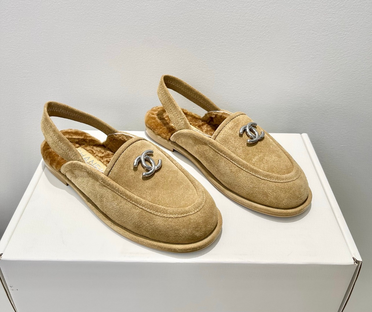 Chanel Suede calfskin CC Beige Loafers