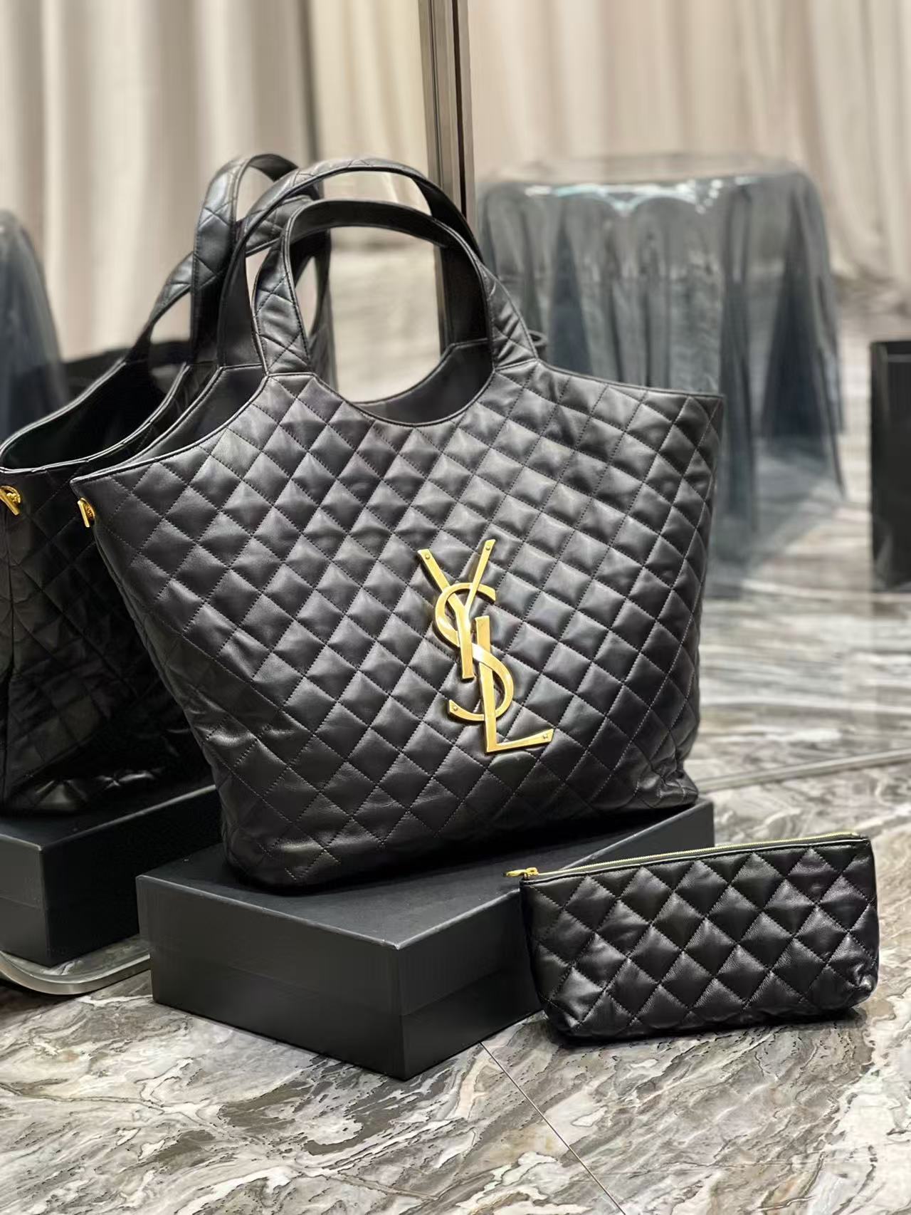 Saint Laurent ICARE in quilted lambskin Black