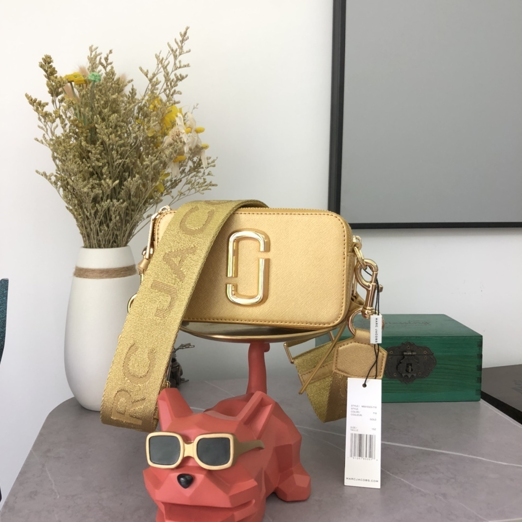 Marc Jacobs Cross Body Bag