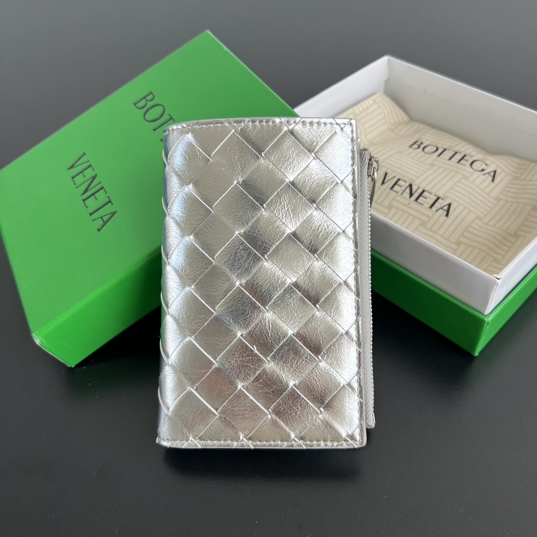 Bottega Veneta Gold Bi-fold Zip Wallet in Metallic Intrecciato Leather for Women