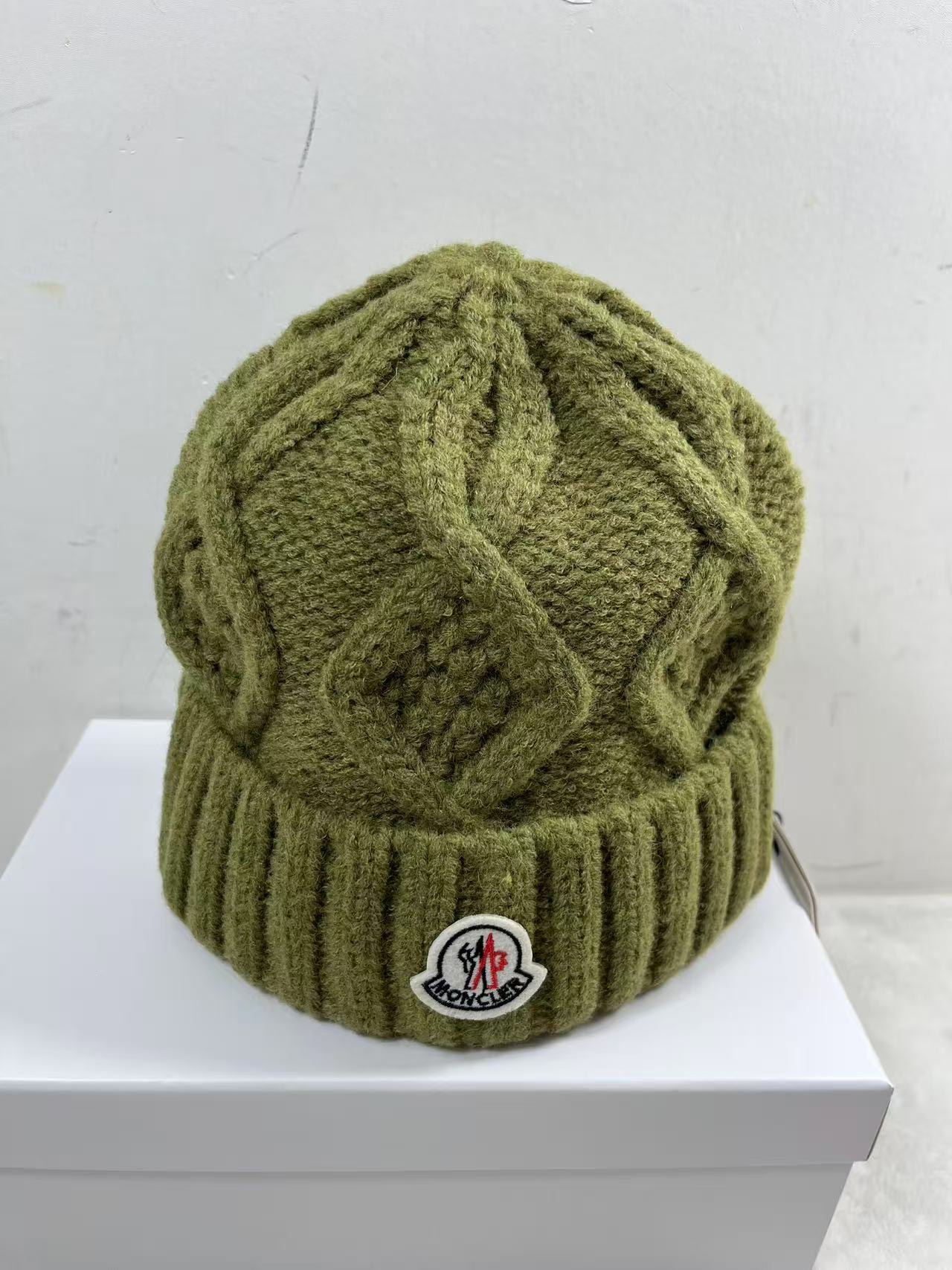 Moncler Enfant Boys Logo Beanie Hat Green