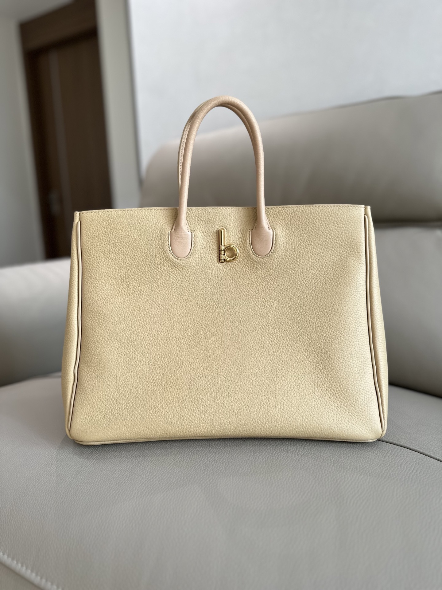 Burrberry Medium Rocking Horse Tote​ Bag