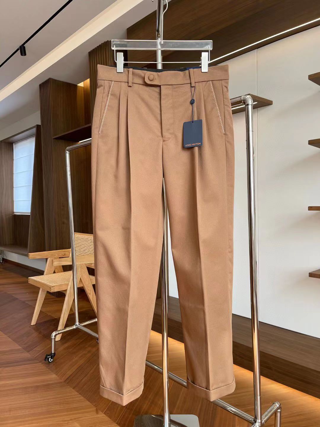 LV Pant