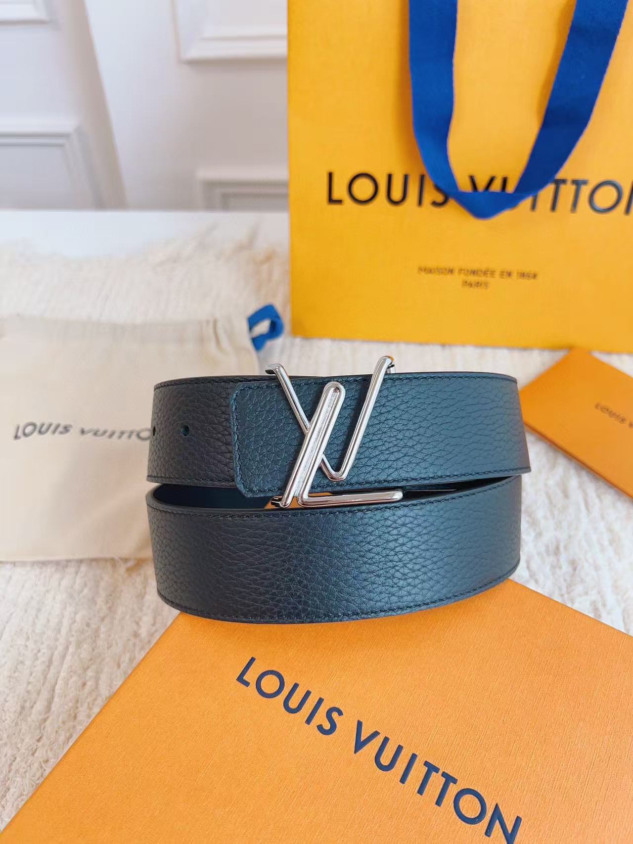 LV Tilt Initiales Taurillon 40mm reversible belt