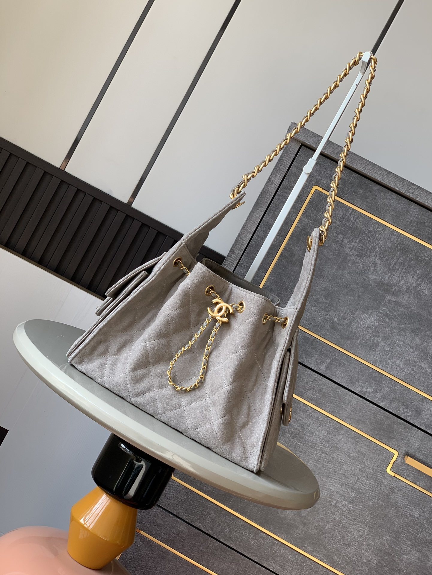 Chanel vintage shoulder bag grey