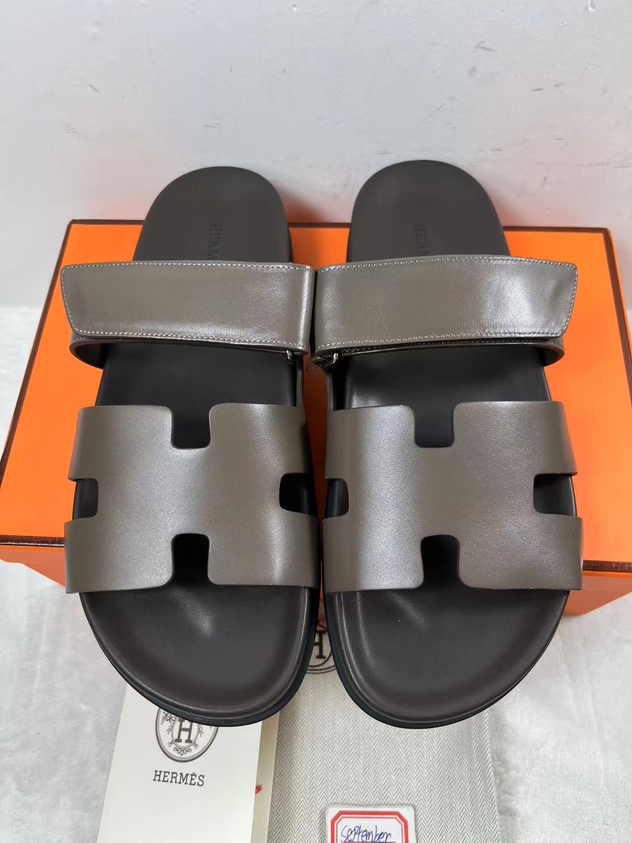 Hermes Sandalen Chypre Ecorce slides size EU43 mens