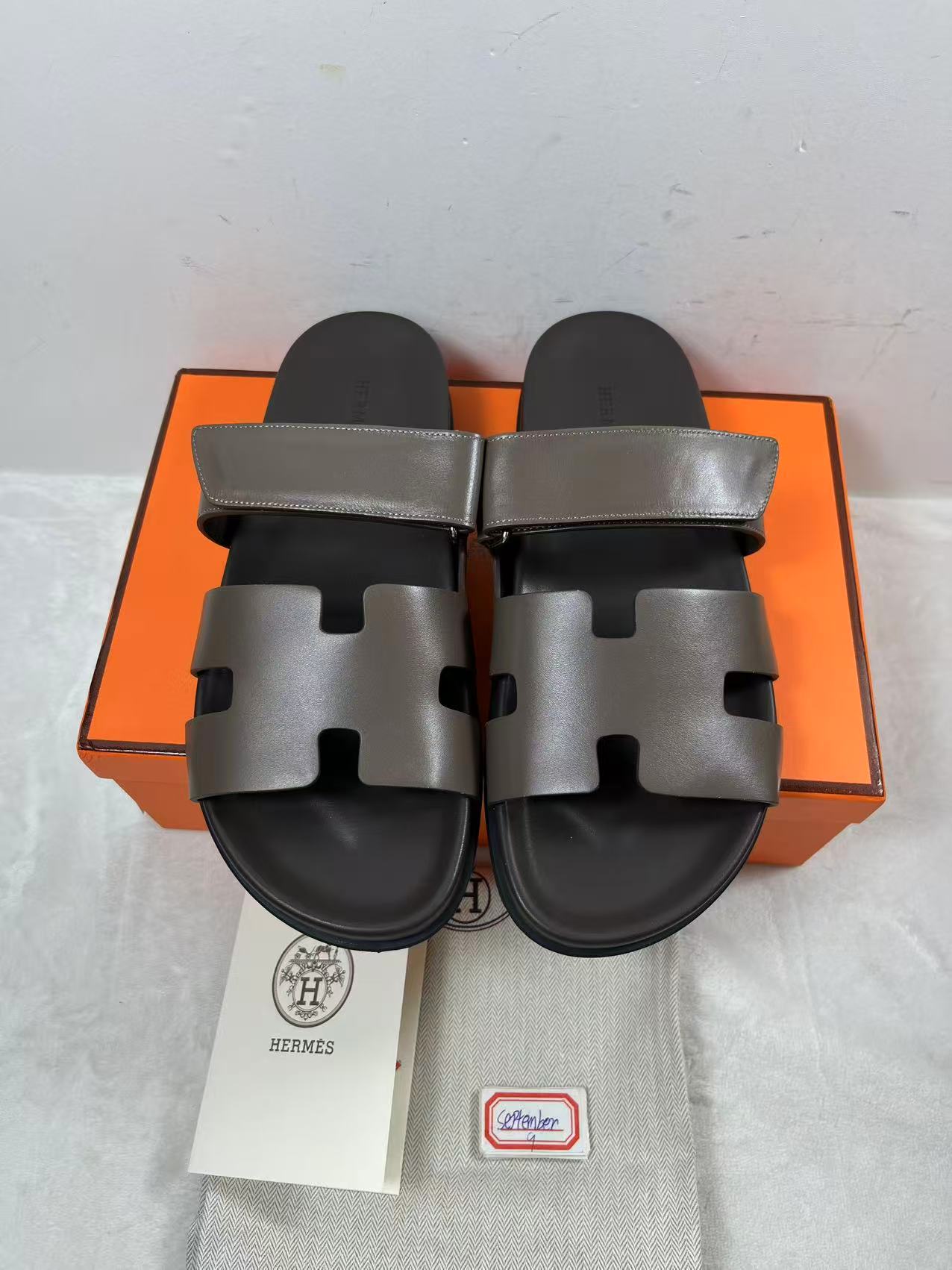 Hermes Sandalen Chypre Ecorce slides size EU43 mens
