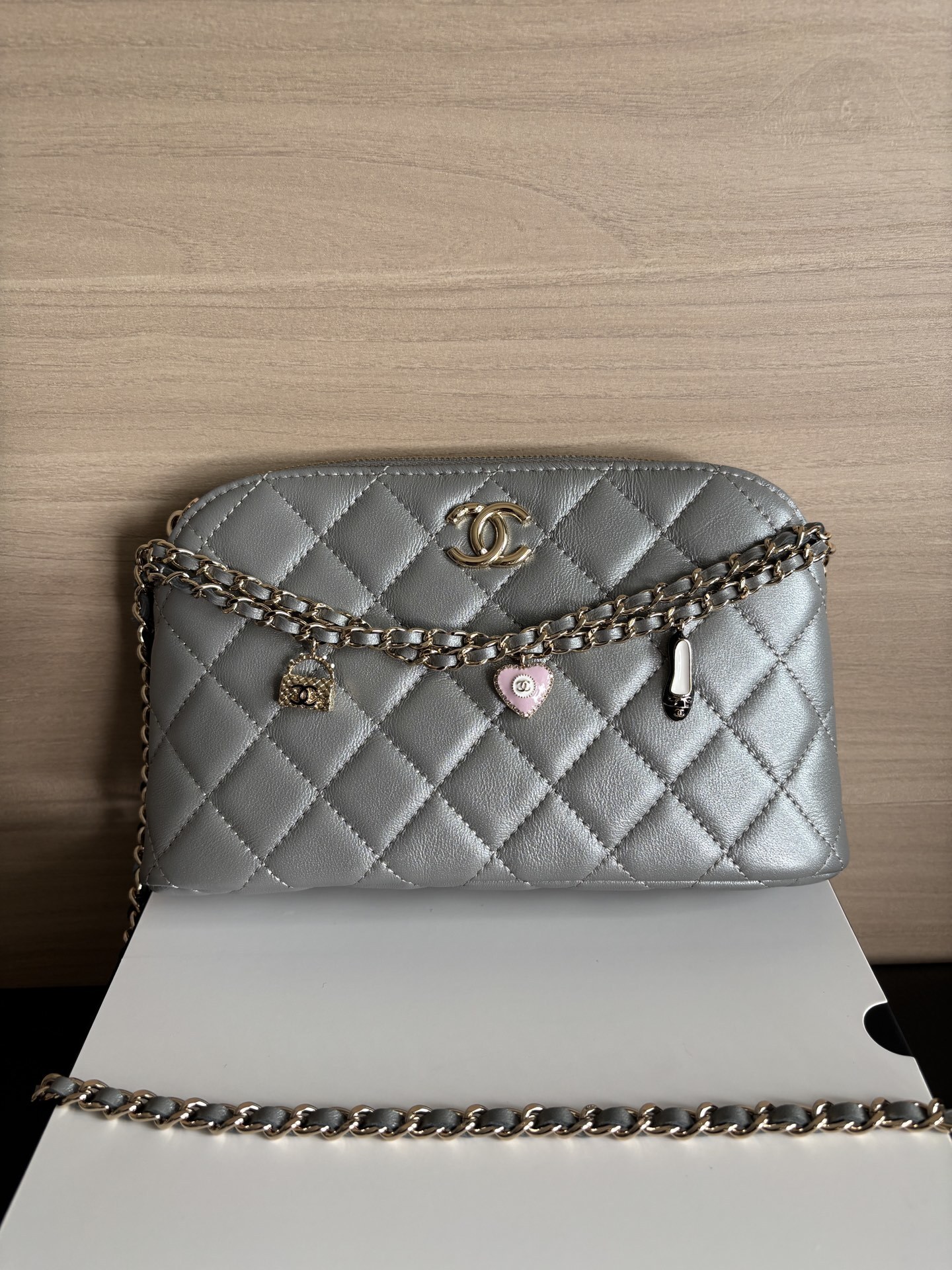 Chanel Caviar Quilted Classic Clutch bag with Chain