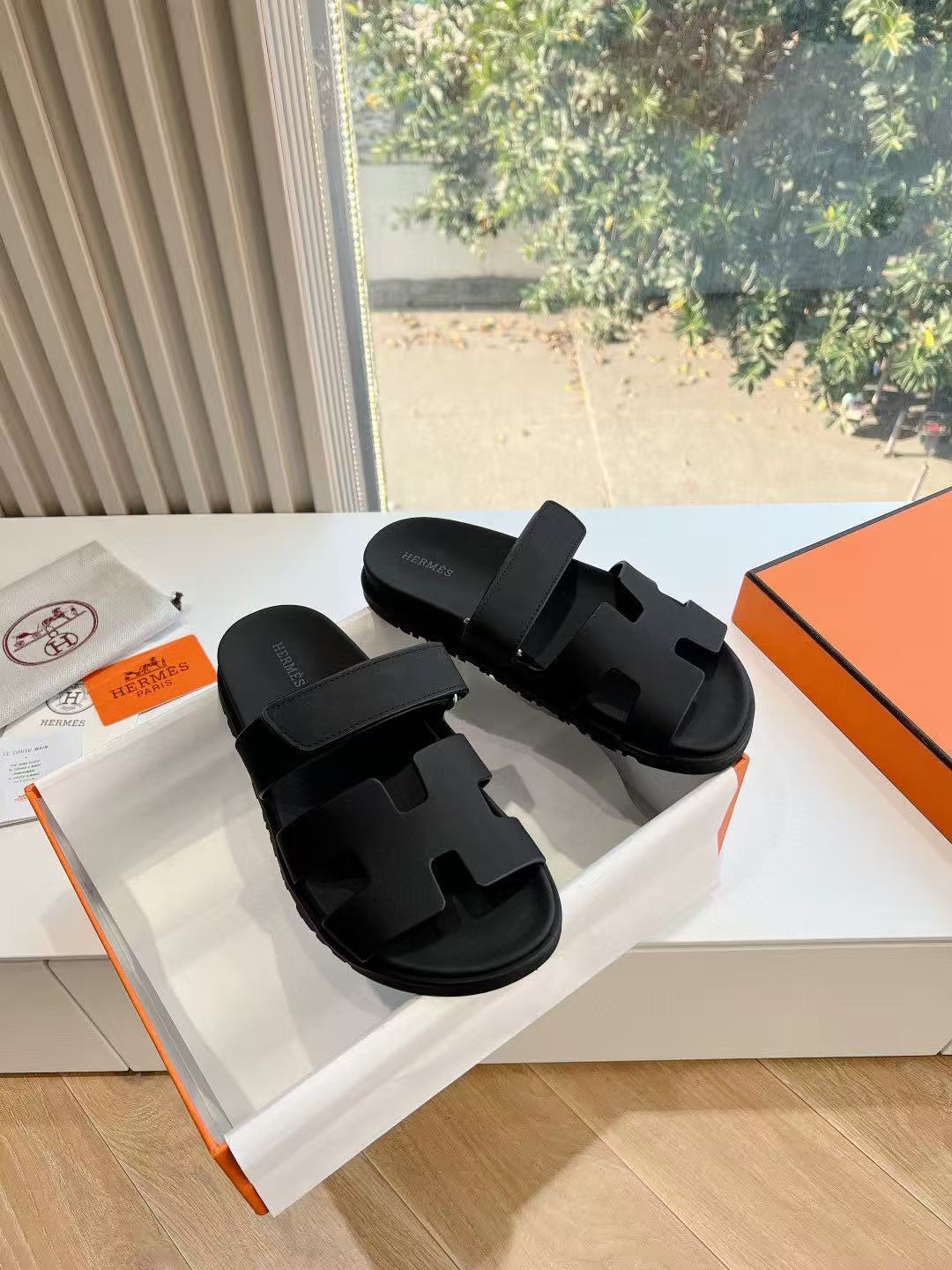Hermes Sandalen Chypre Black Slides mens