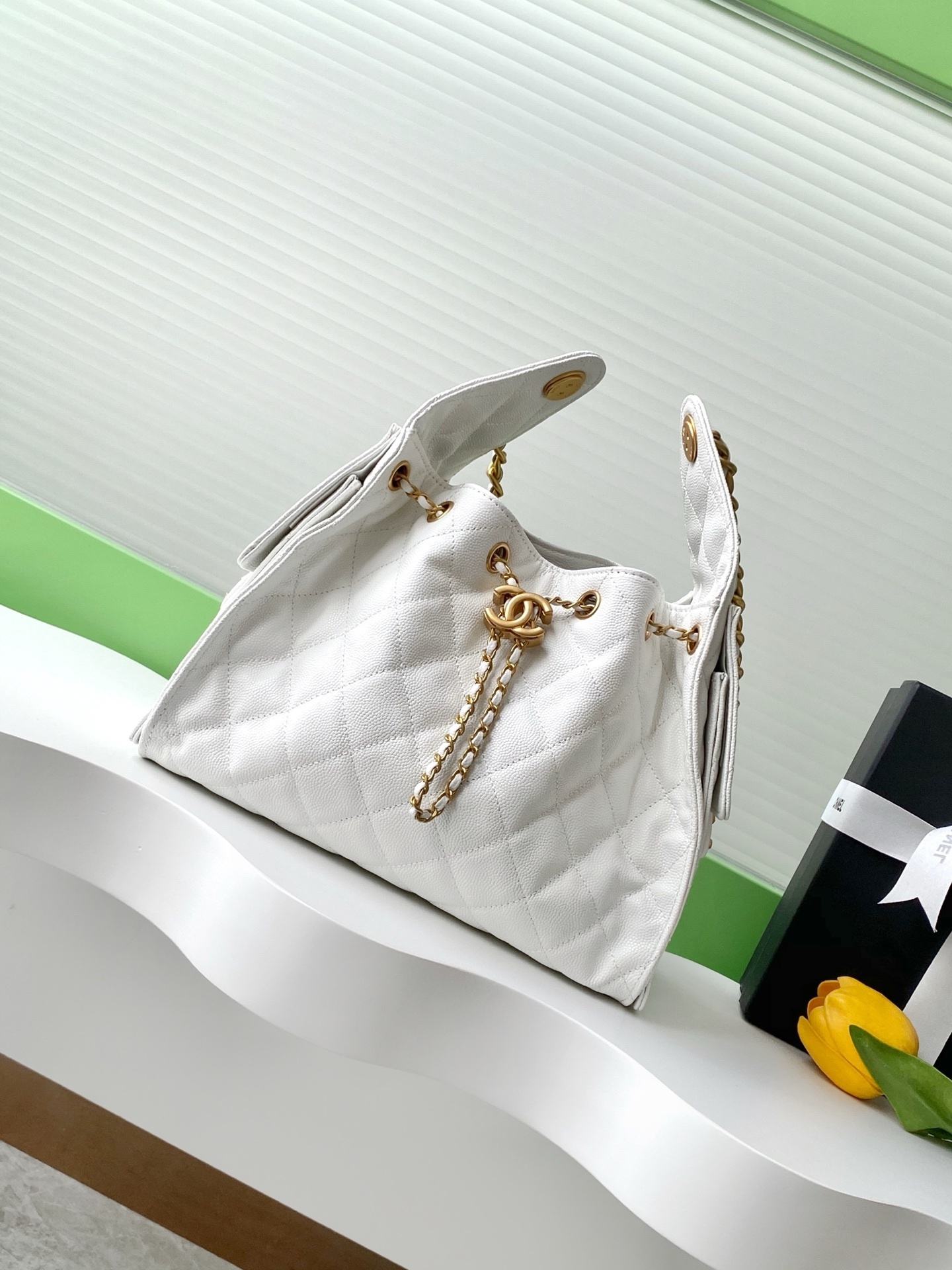 Chanel Classic shoulder bag White