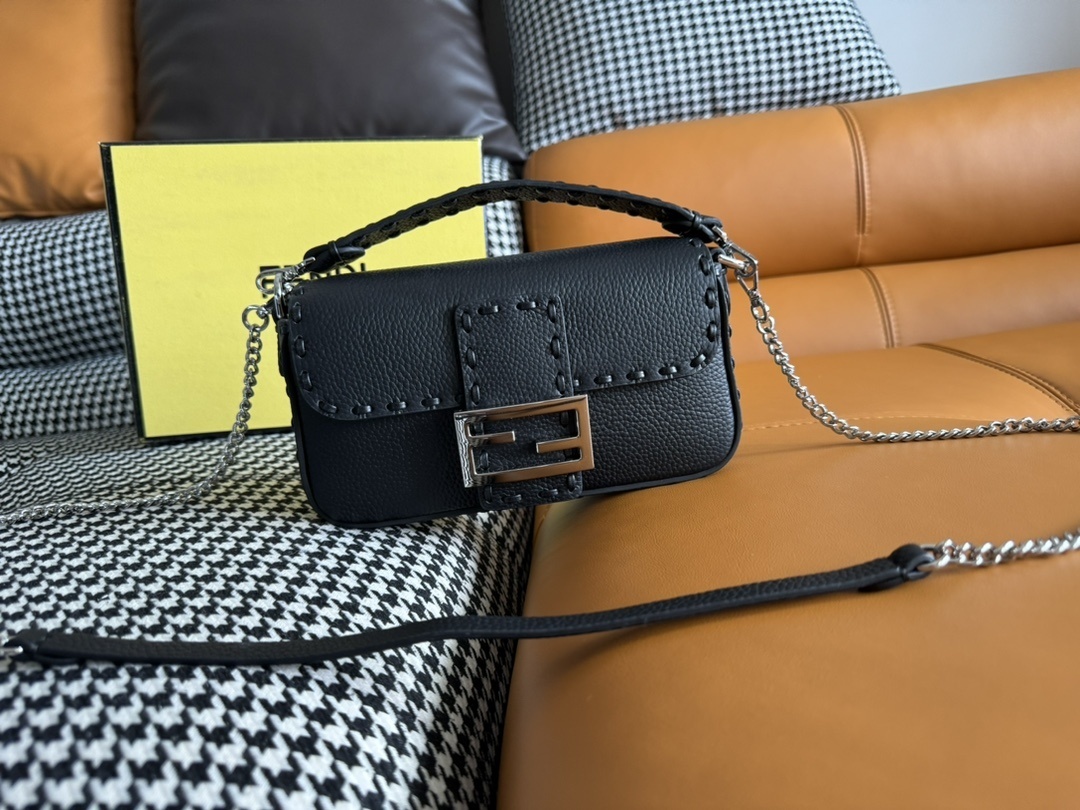 Fendi Baguette Mini Cuoio Romano leather Black