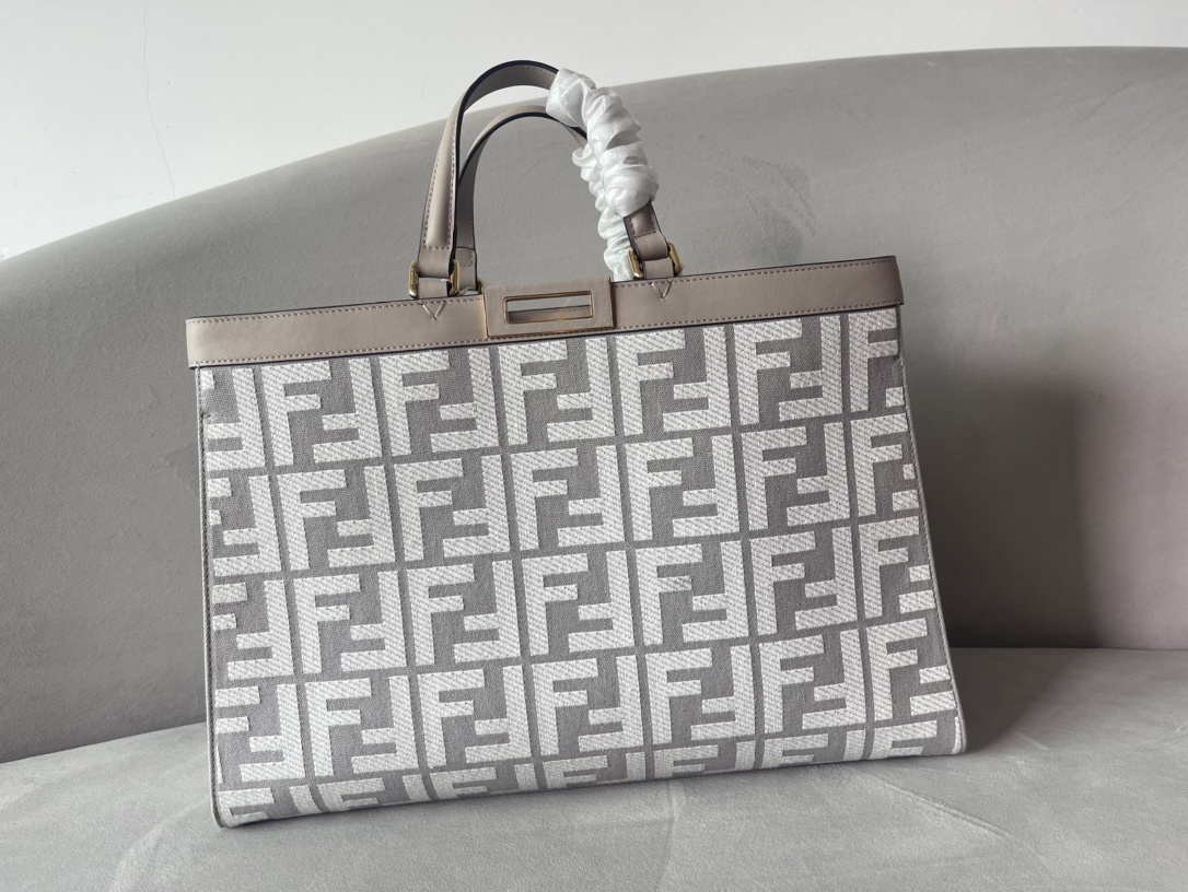 Fendi Interlaced Baguette Shoulder Bag