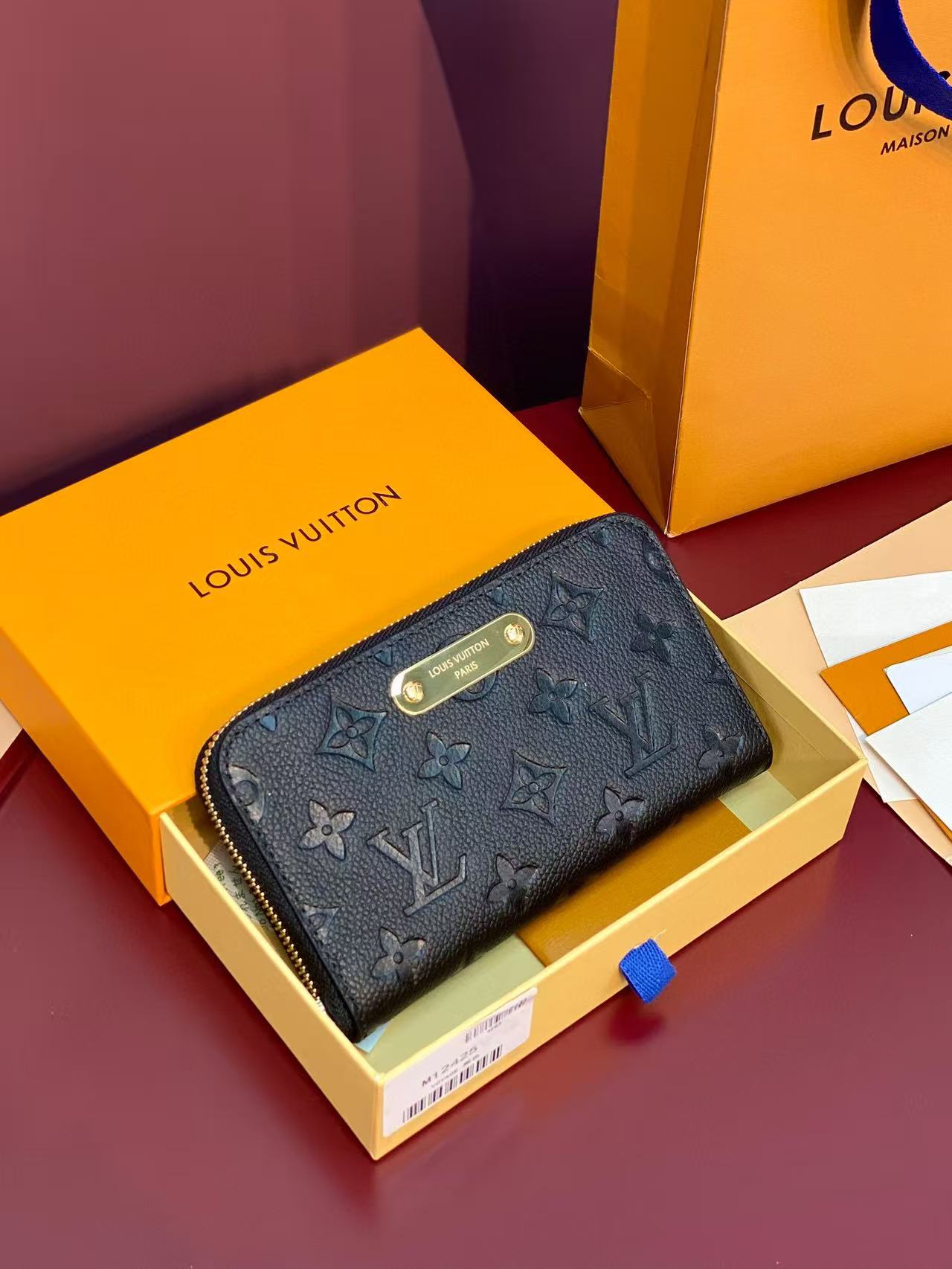 LV Margot Wallet Black