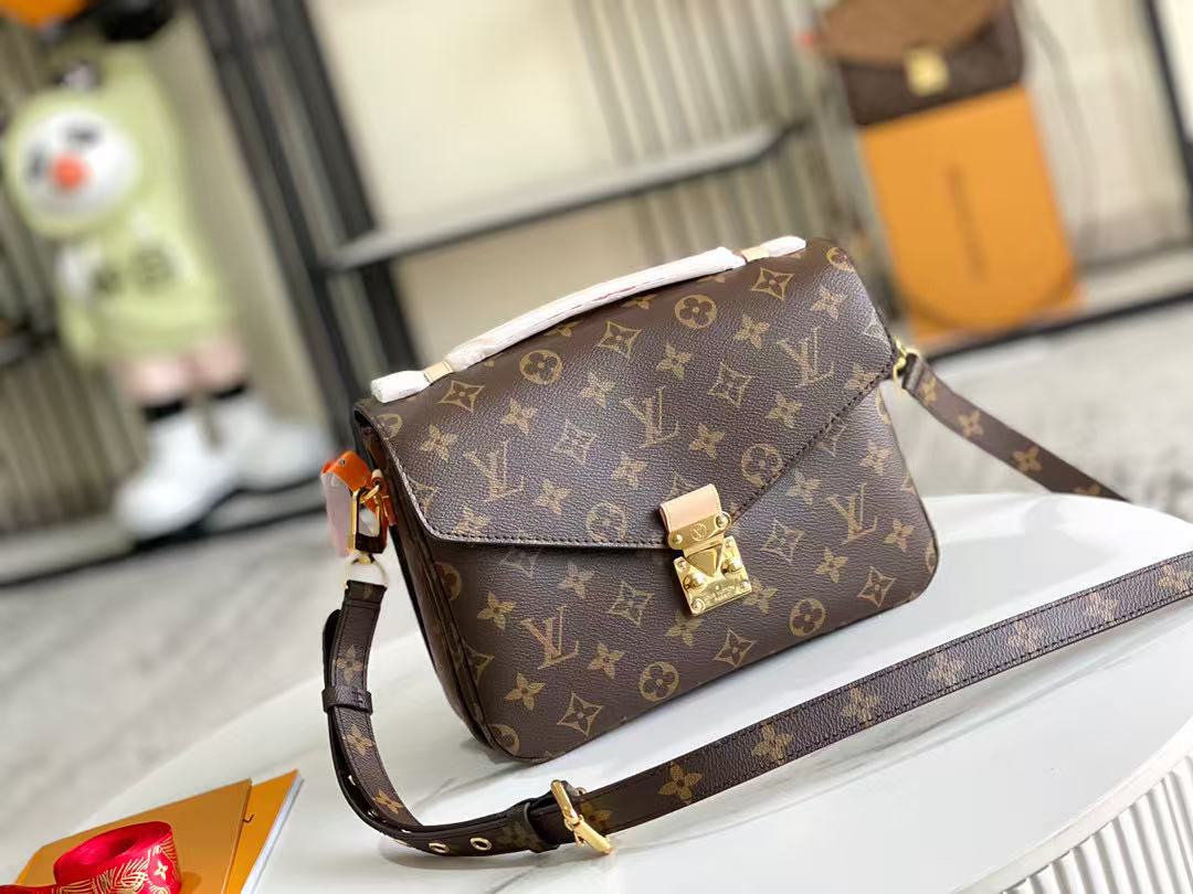 LV Pochette Métis Brown